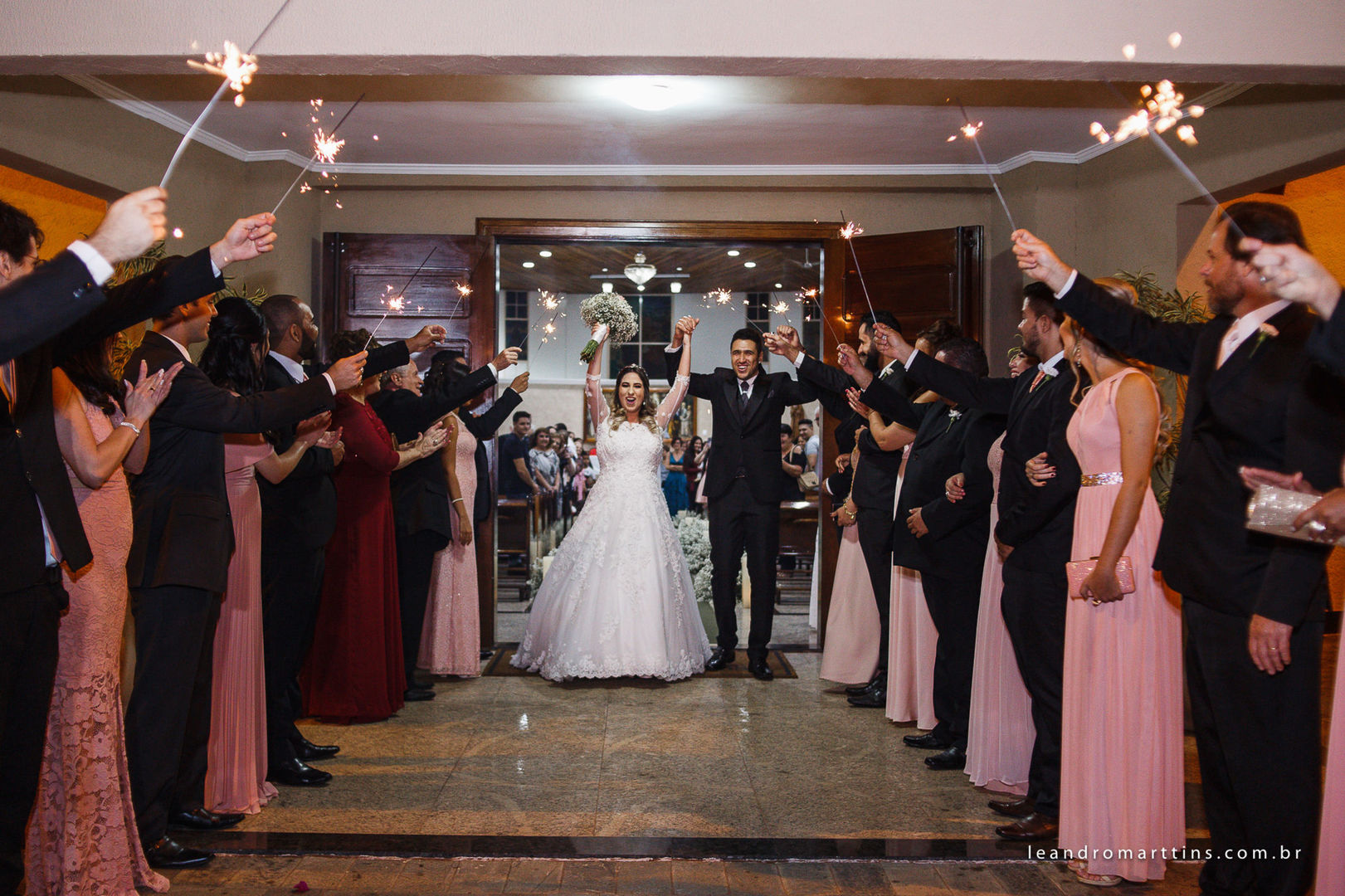Foto Casamento no espaço MariFestas, Guapiaçu, Ana Carla e Nilton Foto Casamento no espaço MariFestas, Guapiaçu, Ana Carla e Nilton - Imagem 30