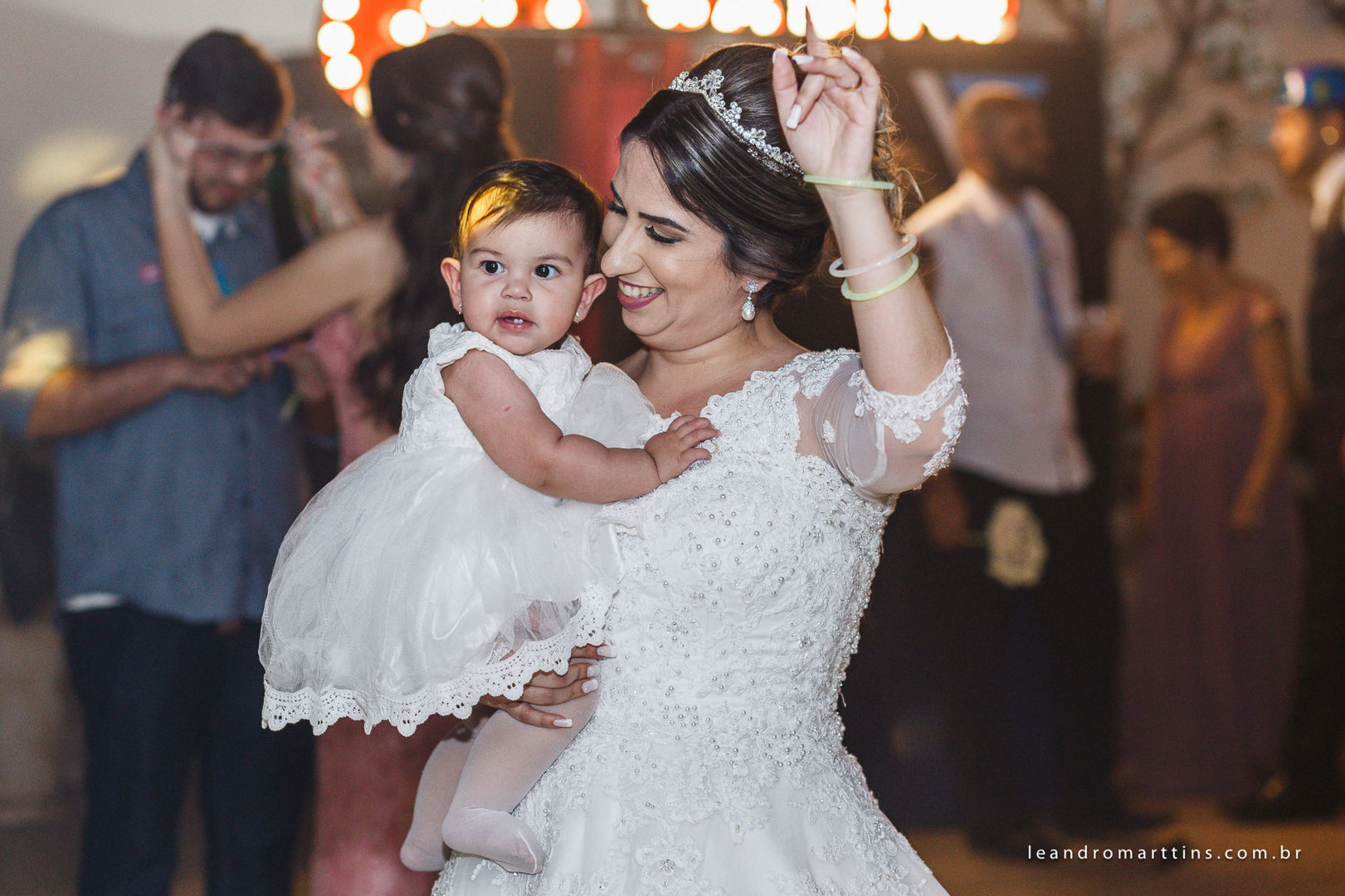 Foto Casamento no espaço MariFestas, Guapiaçu, Ana Carla e Nilton Foto Casamento no espaço MariFestas, Guapiaçu, Ana Carla e Nilton - Imagem 44