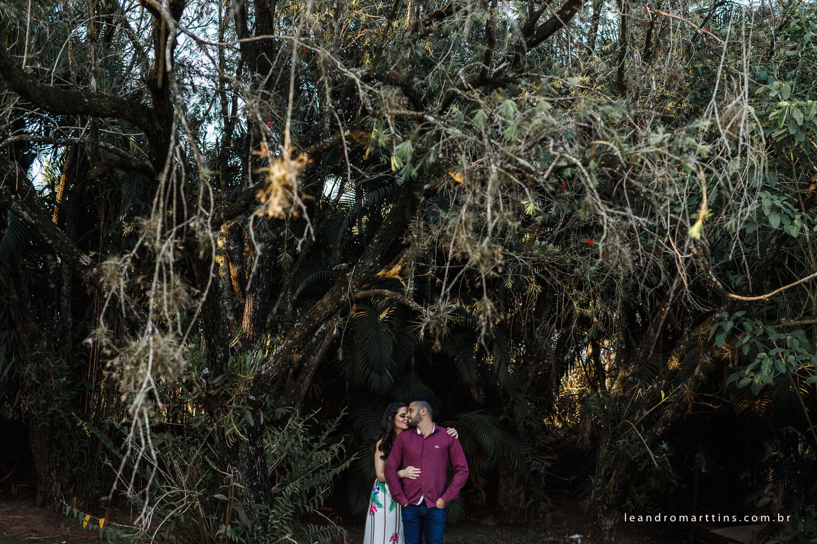 Foto Pré Wedding Larissa e Edson no Antiquário Clever Casado Foto Pré Wedding Larissa e Edson no Antiquário Clever Casado - Imagem 5