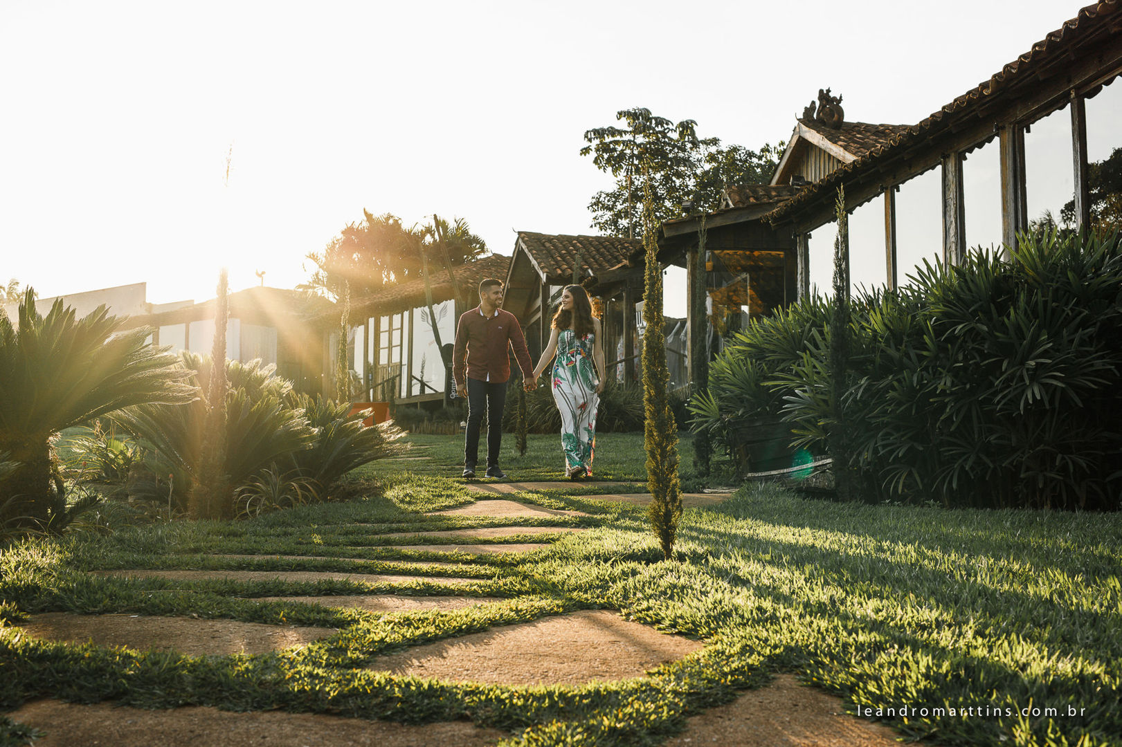 Foto Pré Wedding Larissa e Edson no Antiquário Clever Casado Foto Pré Wedding Larissa e Edson no Antiquário Clever Casado - Imagem 8