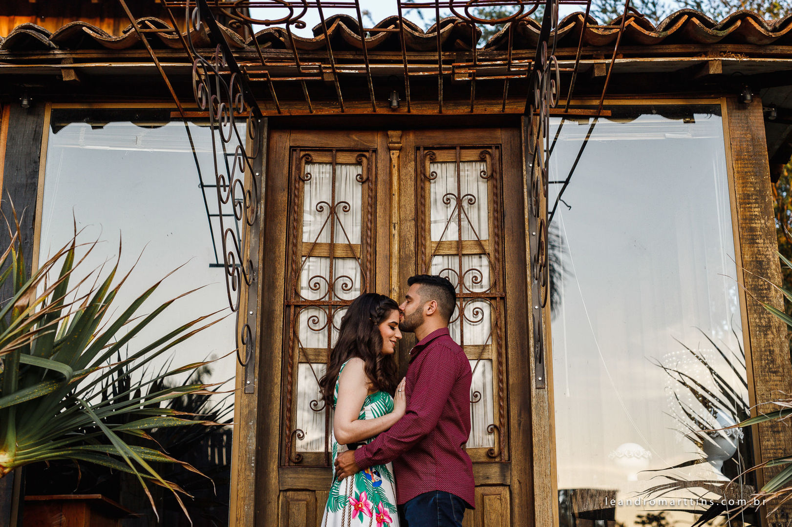 Foto Pré Wedding Larissa e Edson no Antiquário Clever Casado Foto Pré Wedding Larissa e Edson no Antiquário Clever Casado - Imagem 18