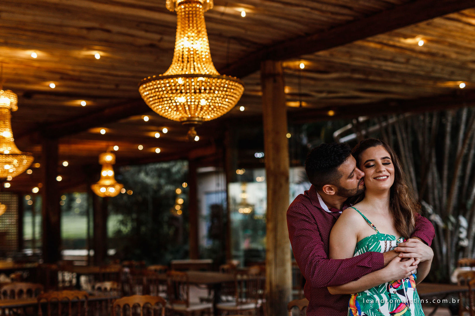 Foto Pré Wedding Larissa e Edson no Antiquário Clever Casado Foto Pré Wedding Larissa e Edson no Antiquário Clever Casado - Imagem 19