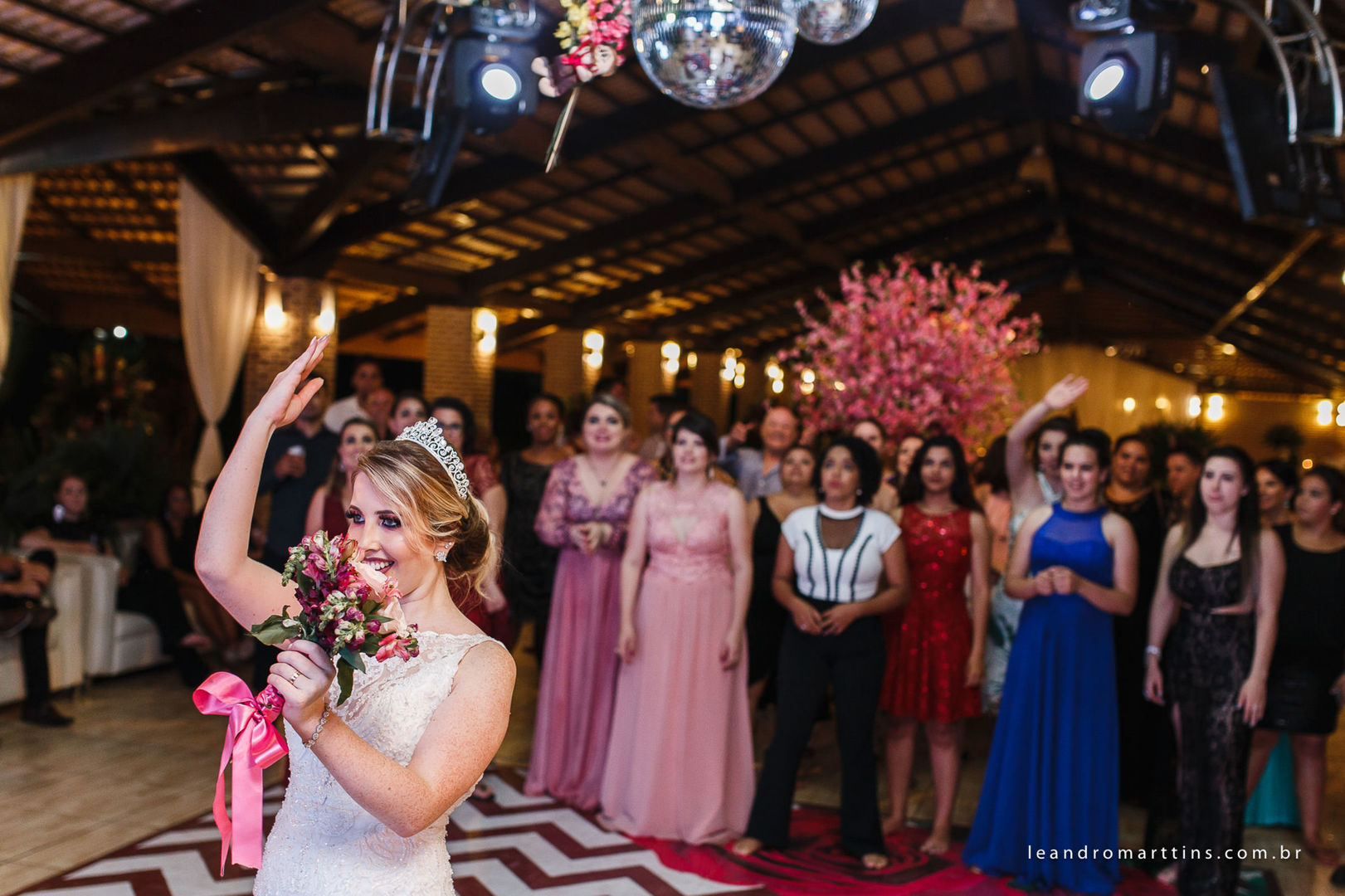 Foto Casamento Ana e Thiago na Paróquia Menino Jesus de Praga Foto Casamento Ana e Thiago na Paróquia Menino Jesus de Praga - Imagem 62
