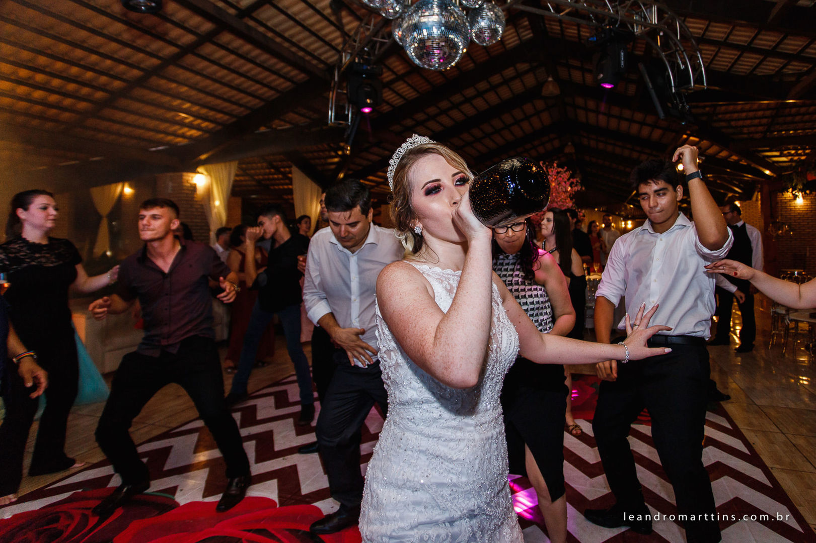 Foto Casamento Ana e Thiago na Paróquia Menino Jesus de Praga Foto Casamento Ana e Thiago na Paróquia Menino Jesus de Praga - Imagem 66