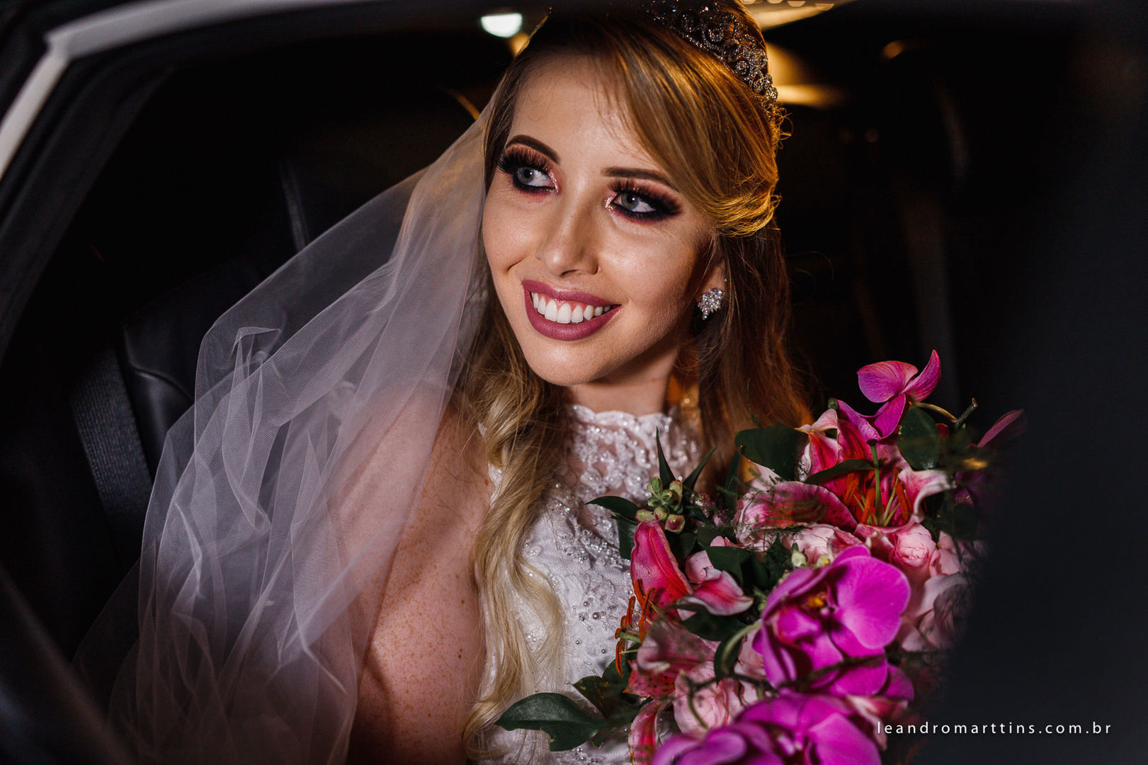Foto Casamento Ana e Thiago na Paróquia Menino Jesus de Praga Foto Casamento Ana e Thiago na Paróquia Menino Jesus de Praga - Imagem 12