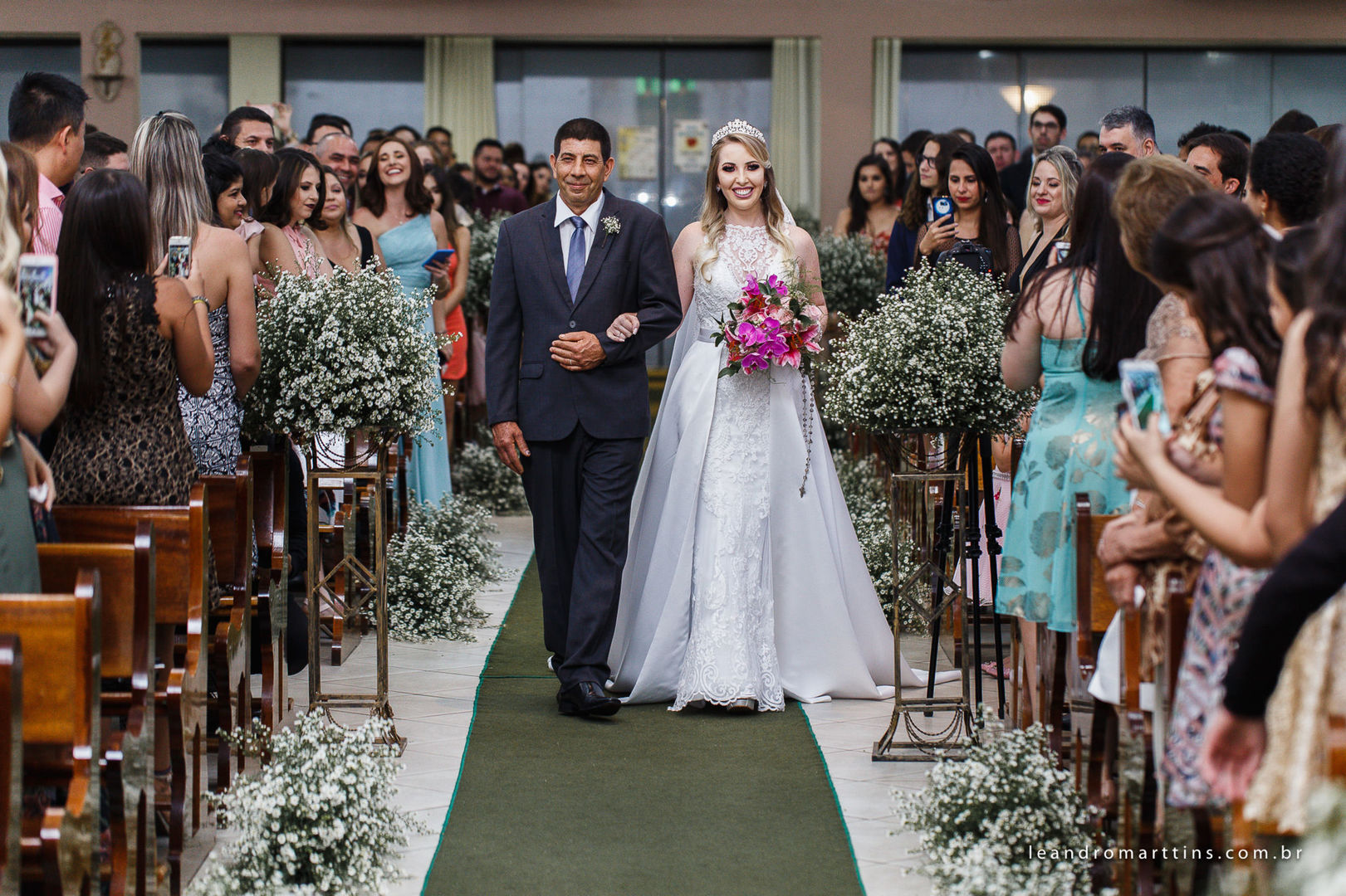 Foto Casamento Ana e Thiago na Paróquia Menino Jesus de Praga Foto Casamento Ana e Thiago na Paróquia Menino Jesus de Praga - Imagem 13