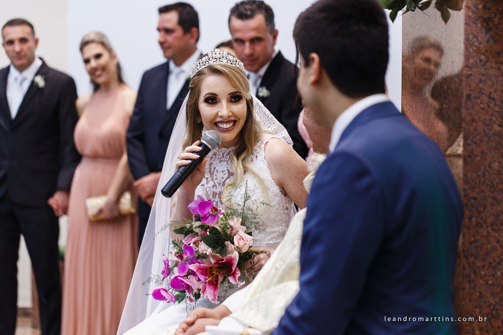 Foto Casamento Ana e Thiago na Paróquia Menino Jesus de Praga Foto Casamento Ana e Thiago na Paróquia Menino Jesus de Praga - Imagem 20