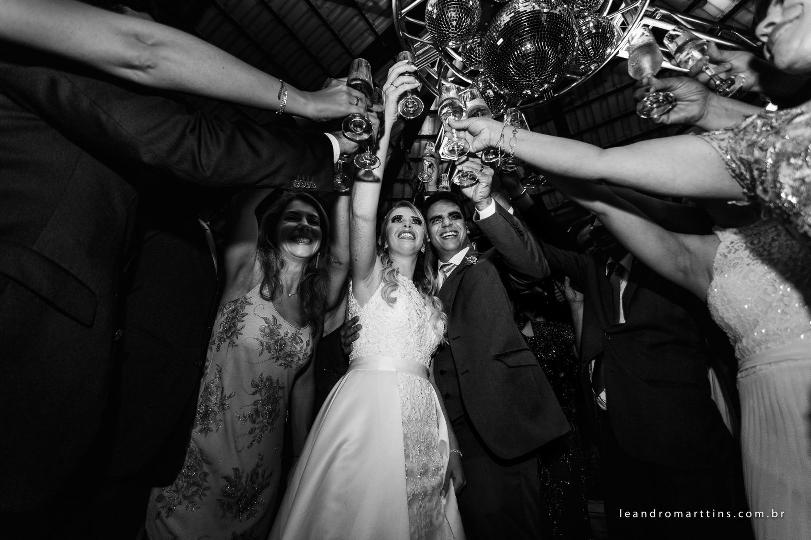 Foto Casamento Ana e Thiago na Paróquia Menino Jesus de Praga Foto Casamento Ana e Thiago na Paróquia Menino Jesus de Praga - Imagem 40