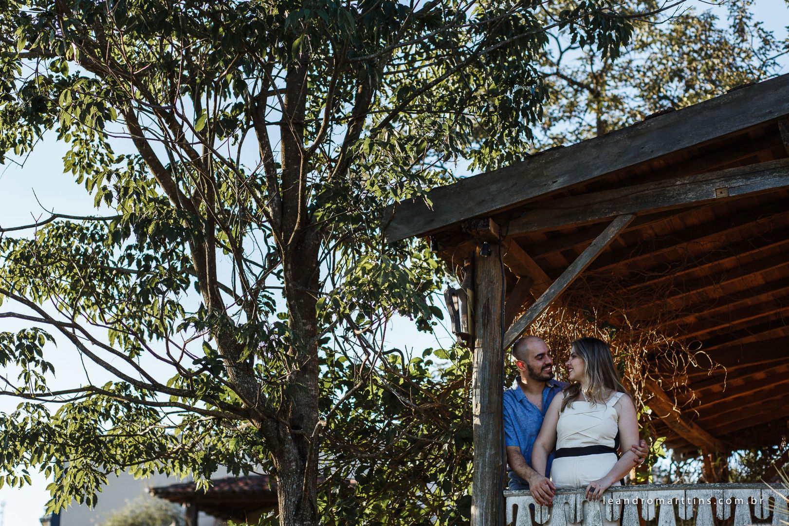 Foto Pré Wedding Ana e Ton no Antiquário Clever Casado Foto Pré Wedding Ana e Ton no Antiquário Clever Casado - Imagem 15