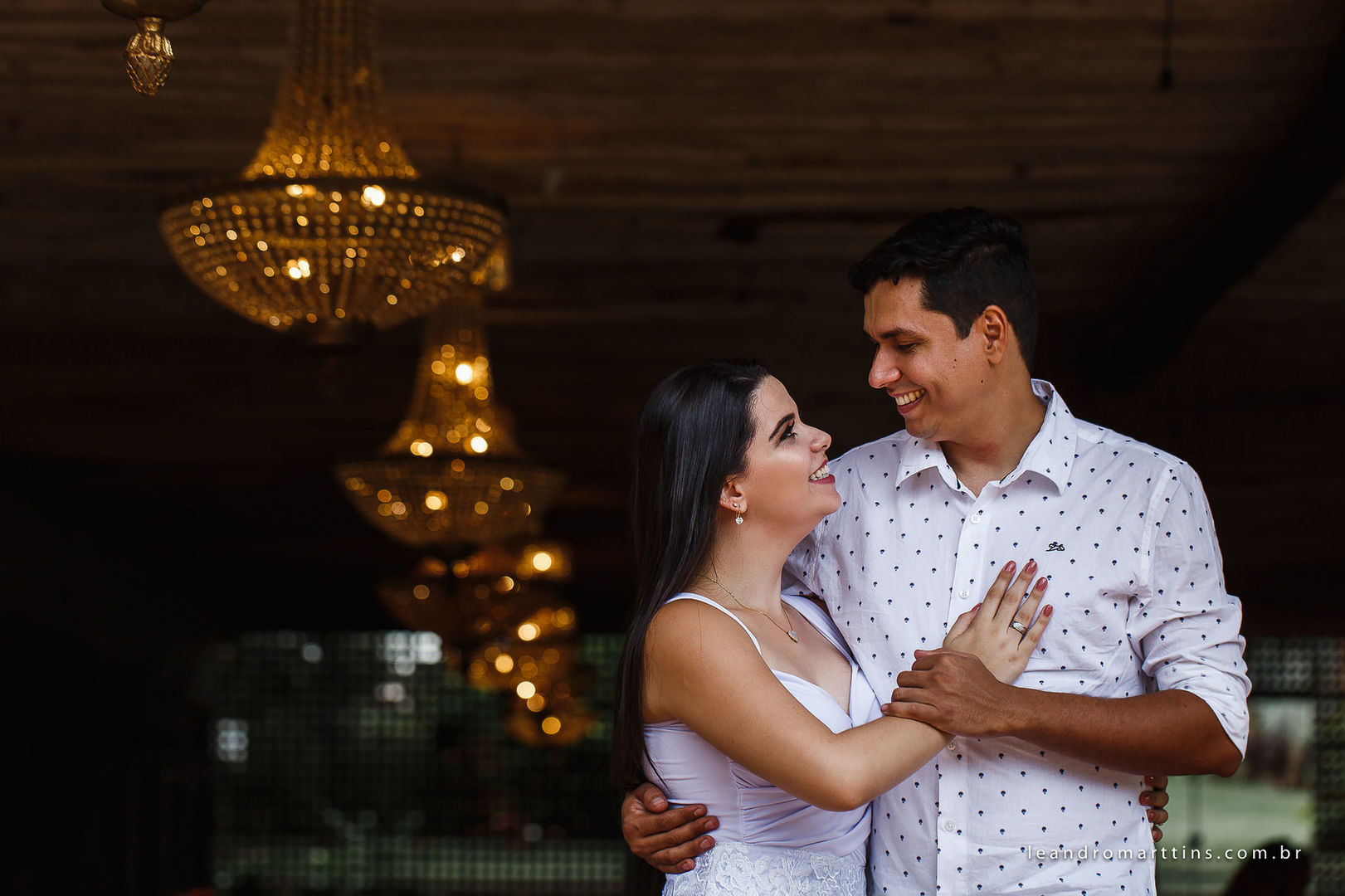 Foto Pré Wedding Pâmela e Tiago no Antiquário Clever Casado Foto Pré Wedding Pâmela e Tiago no Antiquário Clever Casado - Imagem 9