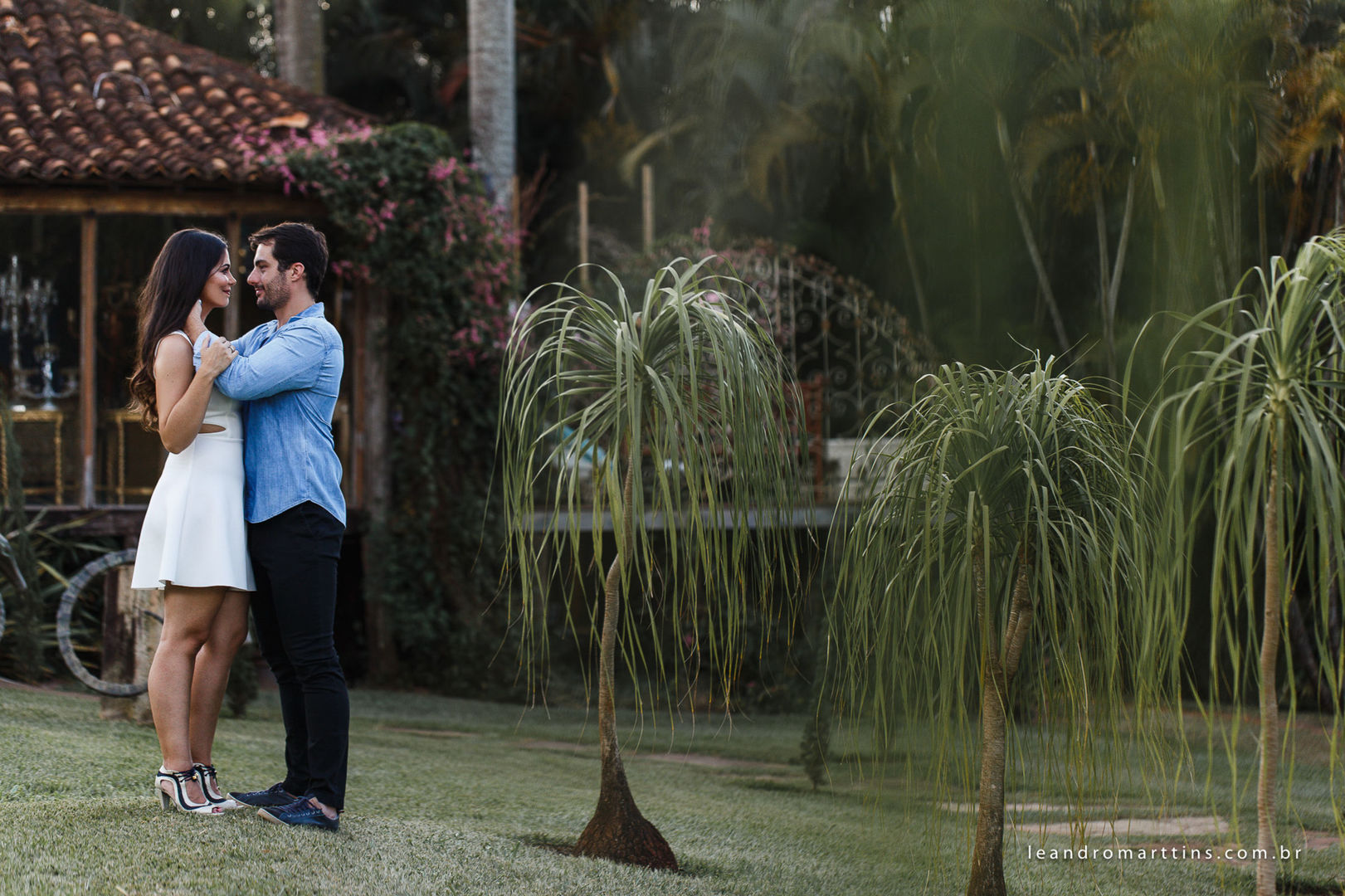 Foto Pré Wedding Helenita e Gabriel no Antiquário Clever Casado Foto Pré Wedding Helenita e Gabriel no Antiquário Clever Casado - Imagem 22
