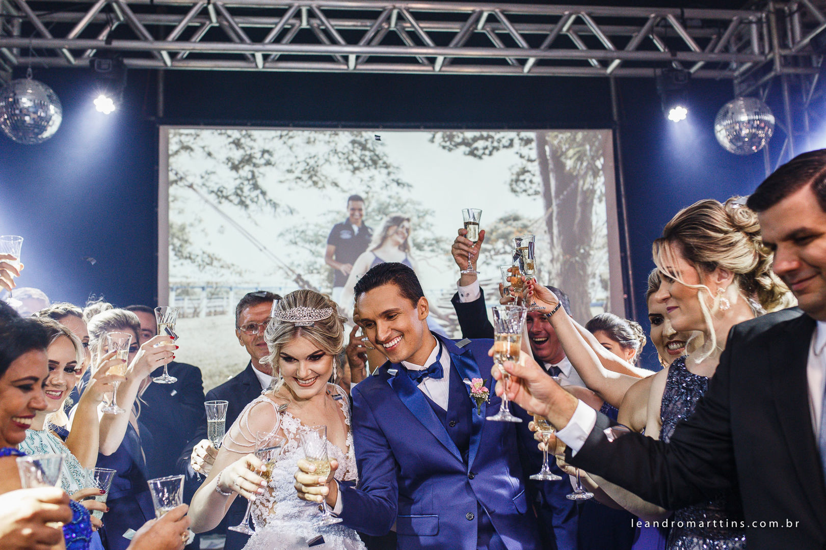 Foto Casamento Naiara e Douglas na Igreja Matriz de Auriflama-SP Foto Casamento Naiara e Douglas na Igreja Matriz de Auriflama-SP - Imagem 49