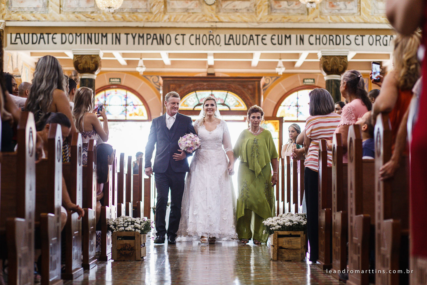 Foto Casamento Ludmila e Fernando na Igreja Basílica Menor de Nossa Senhora Aparecida - São José do Rio Preto - SP Foto Casamento Ludmila e Fernando na Igreja Basílica Menor de Nossa Senhora Aparecida - São José do Rio Preto - SP - Imagem 22