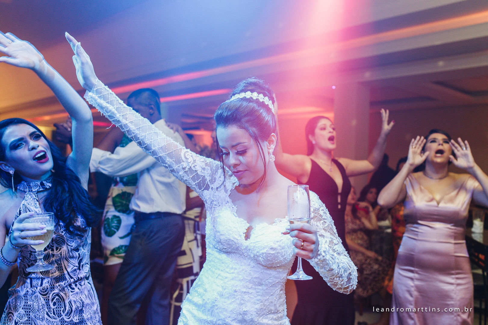 Foto Casamento na igreja Basílica e recepção Marisa Abud - Verônica e Renan Foto Casamento na igreja Basílica e recepção Marisa Abud - Verônica e Renan - Imagem 71