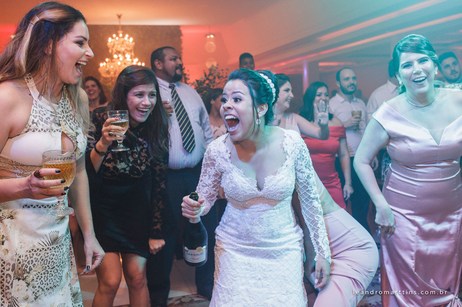 Foto Casamento na igreja Basílica e recepção Marisa Abud - Verônica e Renan Foto Casamento na igreja Basílica e recepção Marisa Abud - Verônica e Renan - Imagem 76
