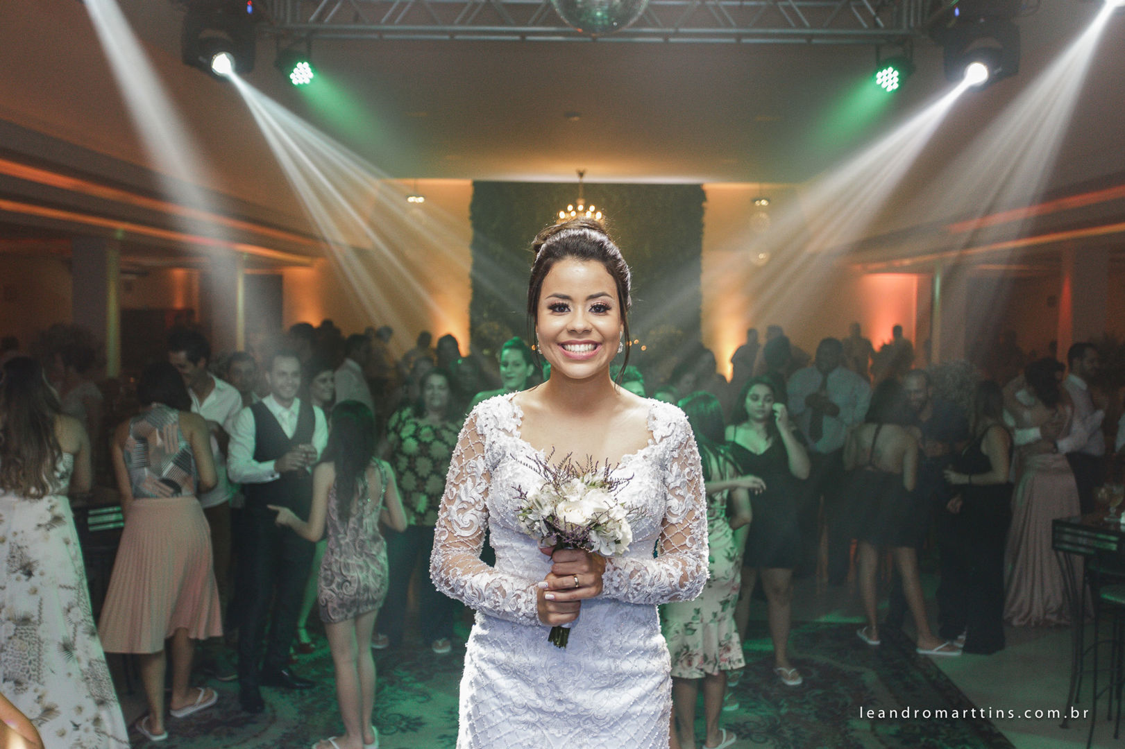 Foto Casamento na igreja Basílica e recepção Marisa Abud - Verônica e Renan Foto Casamento na igreja Basílica e recepção Marisa Abud - Verônica e Renan - Imagem 83