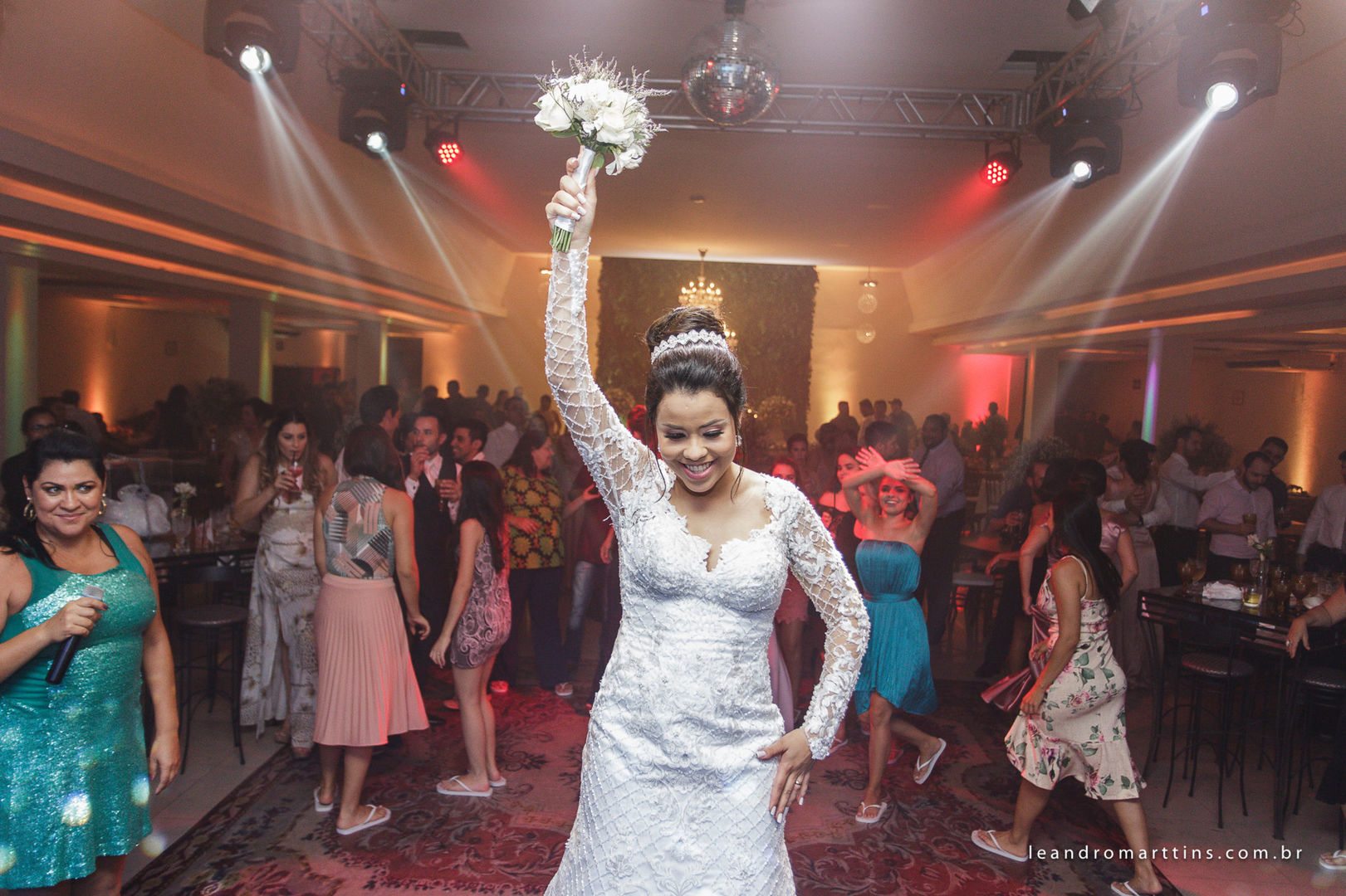 Foto Casamento na igreja Basílica e recepção Marisa Abud - Verônica e Renan Foto Casamento na igreja Basílica e recepção Marisa Abud - Verônica e Renan - Imagem 82
