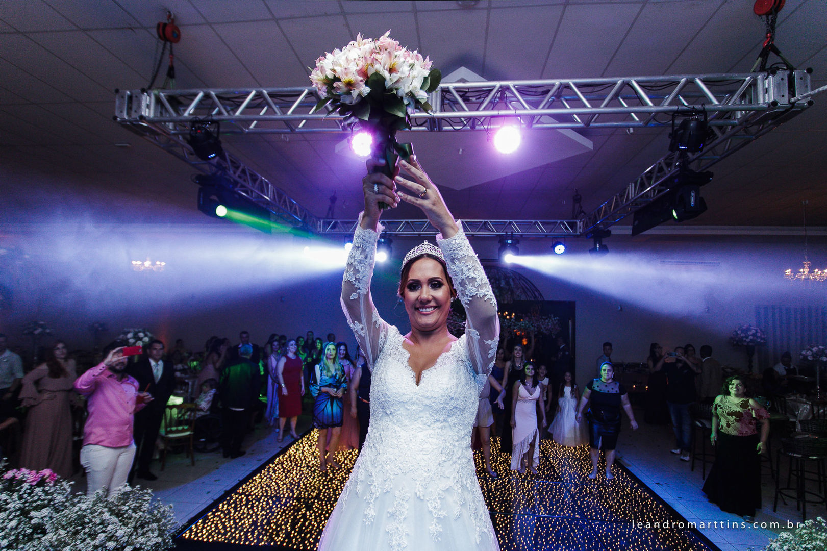 Foto Casamento Giovana e Vander no espaço Casa Évora - Mirassol Foto Casamento Giovana e Vander no espaço Casa Évora - Mirassol - Imagem 72