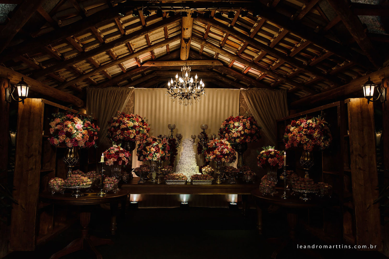 Foto Casamento Mariana e Lucas no espaço Santa Felicidade Eventos Foto Casamento Mariana e Lucas no espaço Santa Felicidade Eventos - Imagem 17