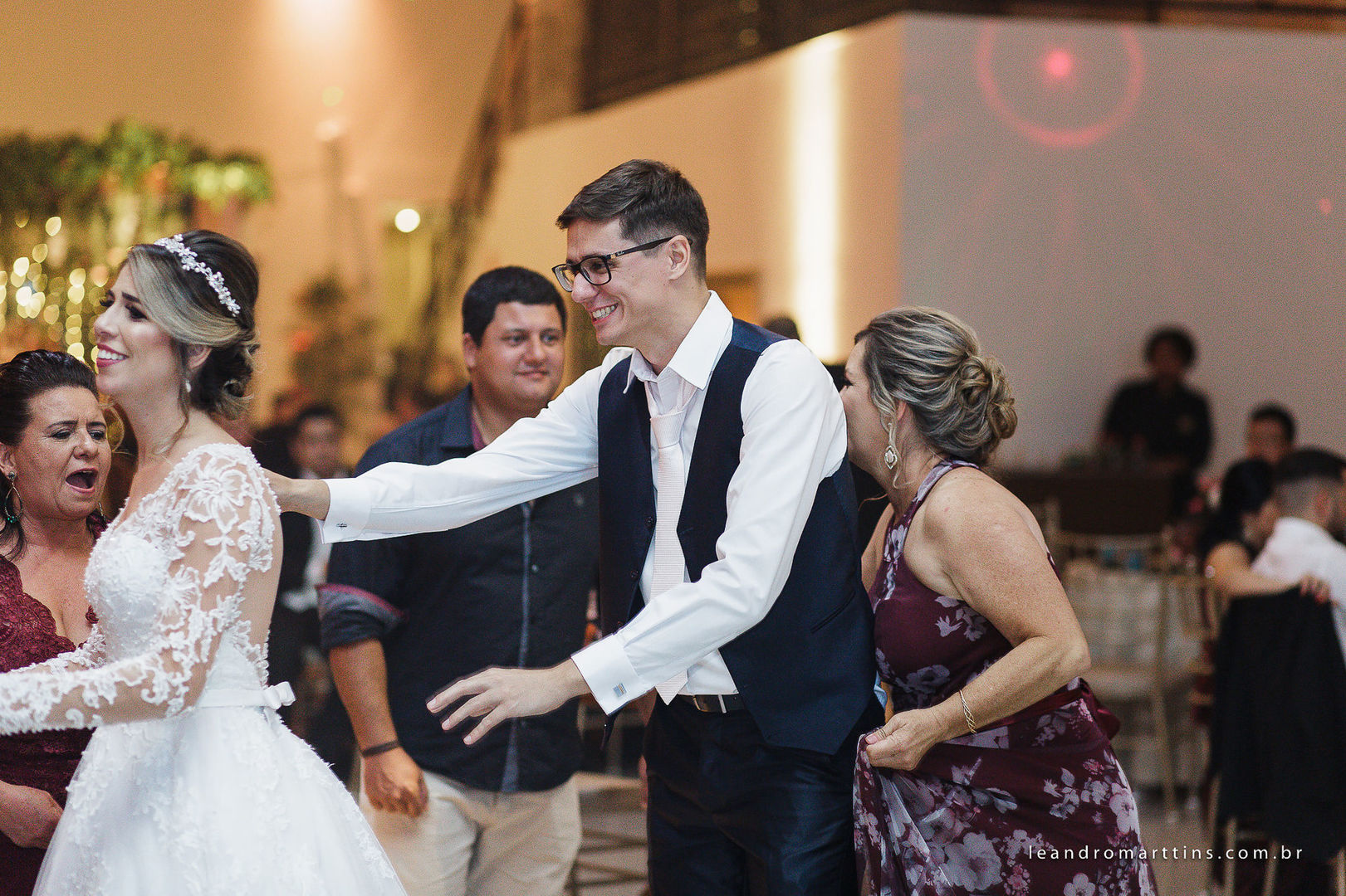 Foto Casamento Giovana e Victor no espaço Fauze Karam Buffet Foto Casamento Giovana e Victor no espaço Fauze Karam Buffet - Imagem 57