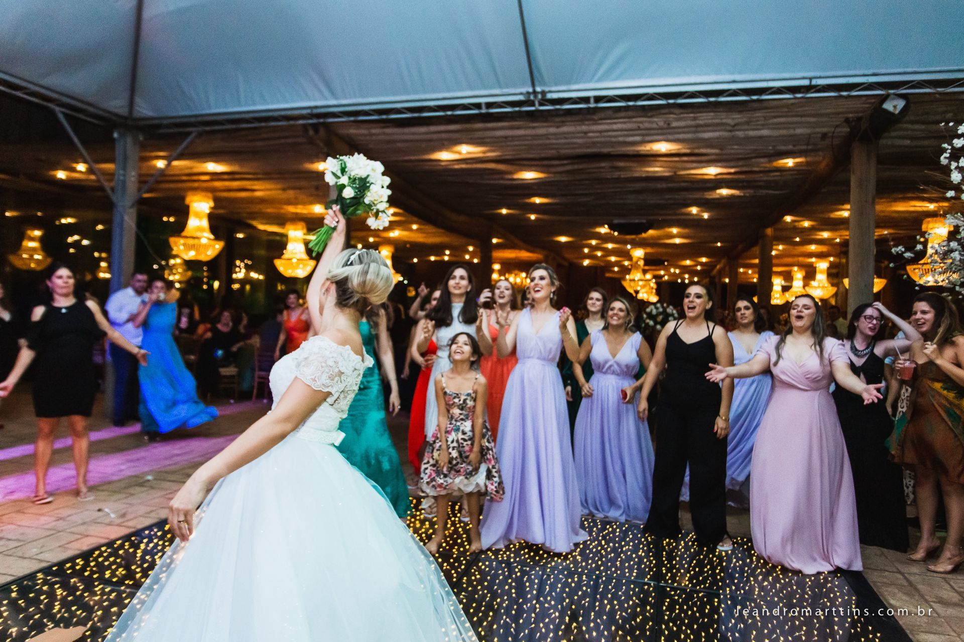 Foto Casamento Natália e João na igreja Matriz de Mirassol Foto Casamento Natália e João na igreja Matriz de Mirassol - Imagem 50