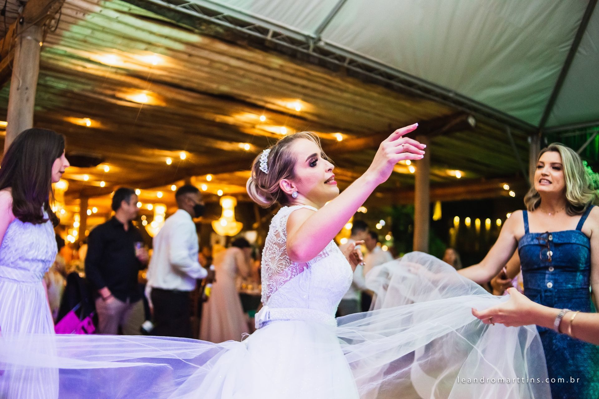 Foto Casamento Natália e João na igreja Matriz de Mirassol Foto Casamento Natália e João na igreja Matriz de Mirassol - Imagem 52