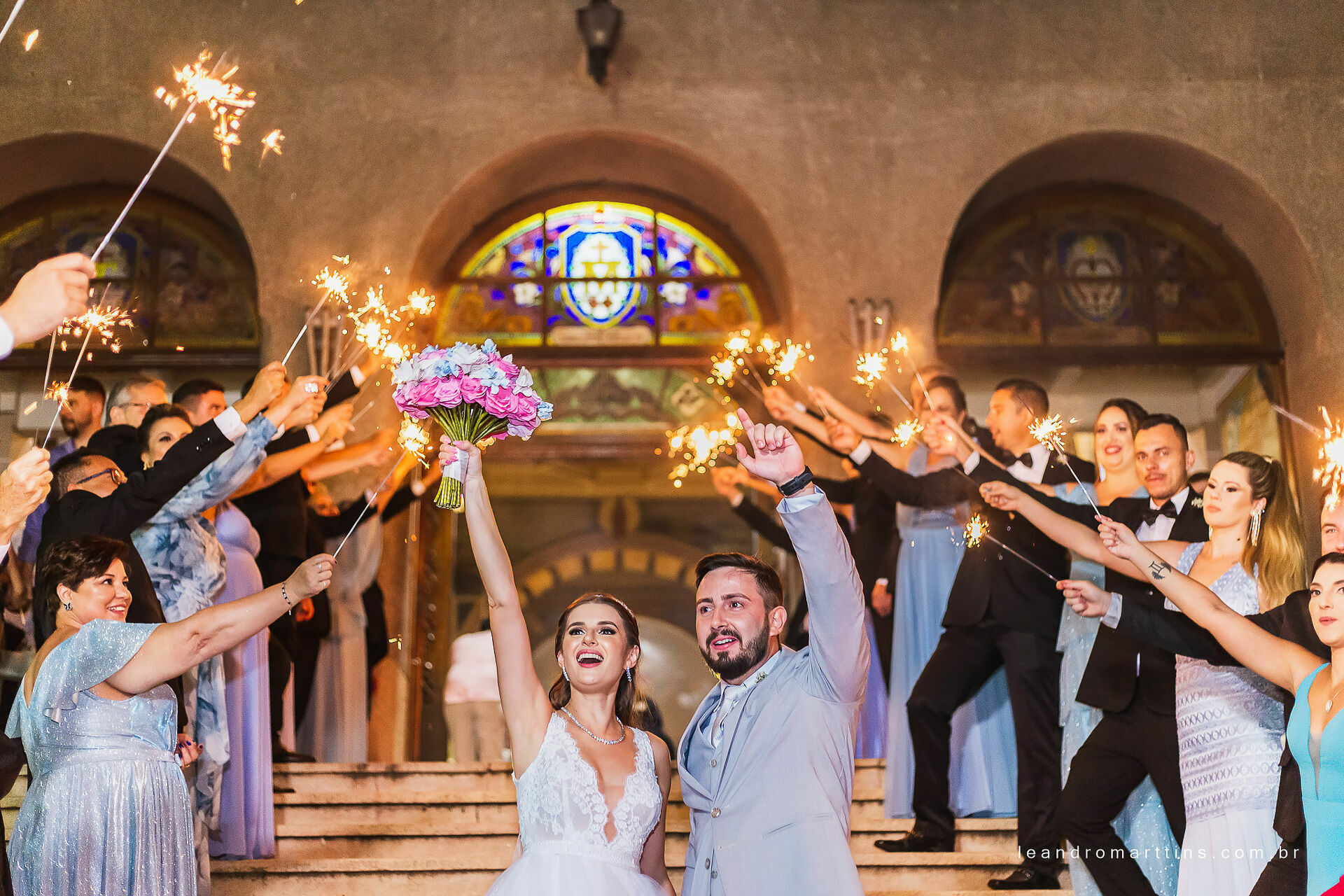 Foto Casamento Marcele e Vitor na igreja Basílica com recepção no espaço Glauber Carvalho Foto Casamento Marcele e Vitor na igreja Basílica com recepção no espaço Glauber Carvalho - Imagem 3