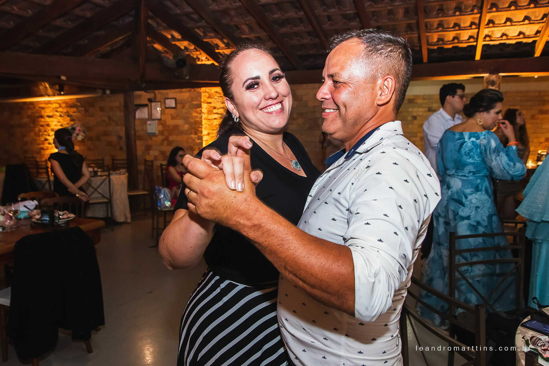 Foto Casamento Marcele e Vitor na igreja Basílica com recepção no espaço Glauber Carvalho Foto Casamento Marcele e Vitor na igreja Basílica com recepção no espaço Glauber Carvalho - Imagem 81