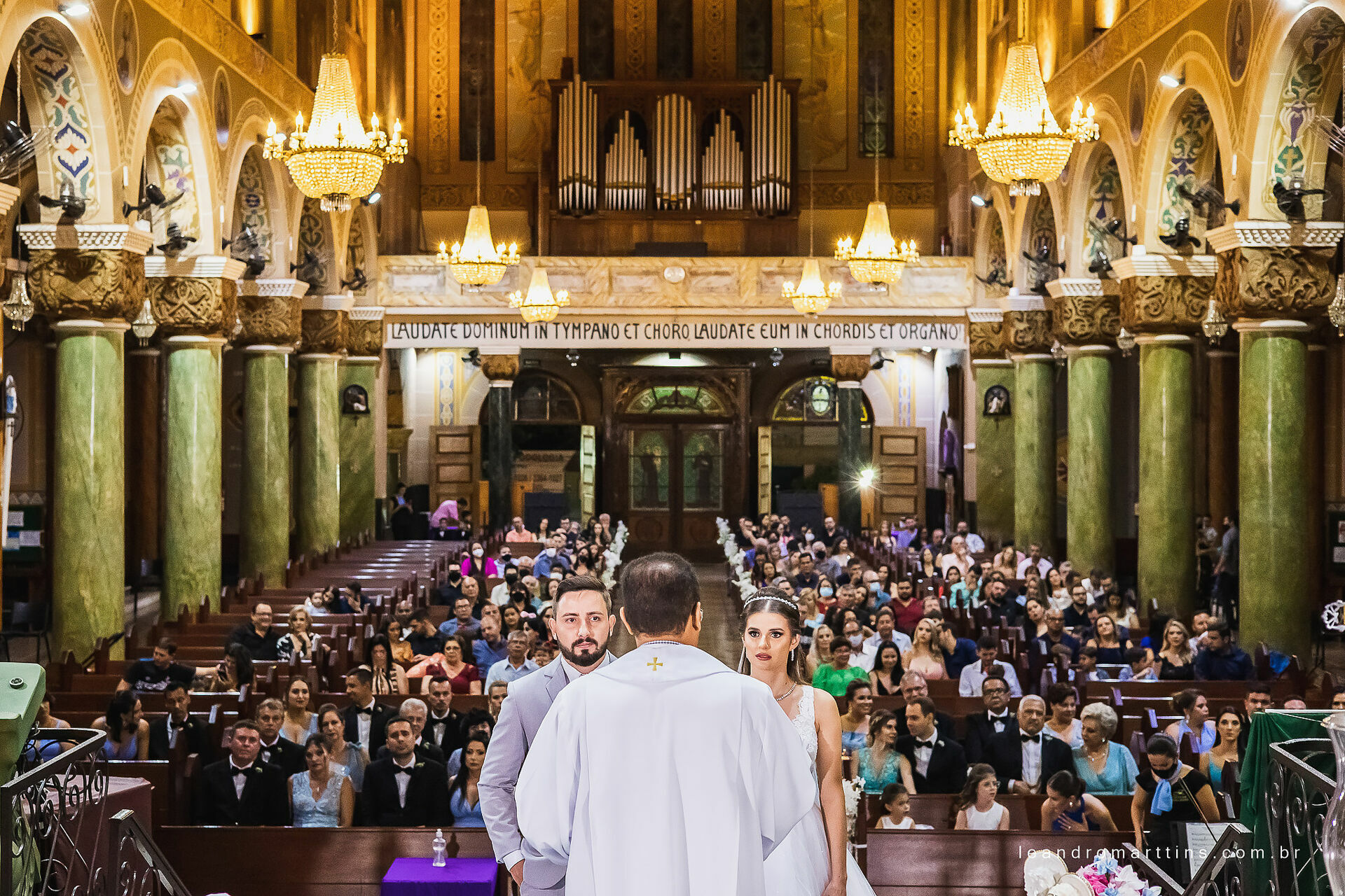 Foto Casamento Marcele e Vitor na igreja Basílica com recepção no espaço Glauber Carvalho Foto Casamento Marcele e Vitor na igreja Basílica com recepção no espaço Glauber Carvalho - Imagem 27