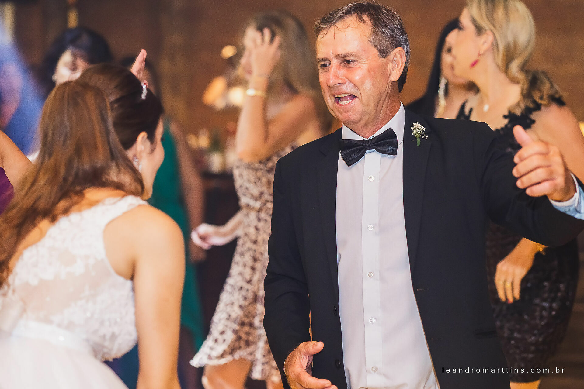 Foto Casamento Marcele e Vitor na igreja Basílica com recepção no espaço Glauber Carvalho Foto Casamento Marcele e Vitor na igreja Basílica com recepção no espaço Glauber Carvalho - Imagem 65