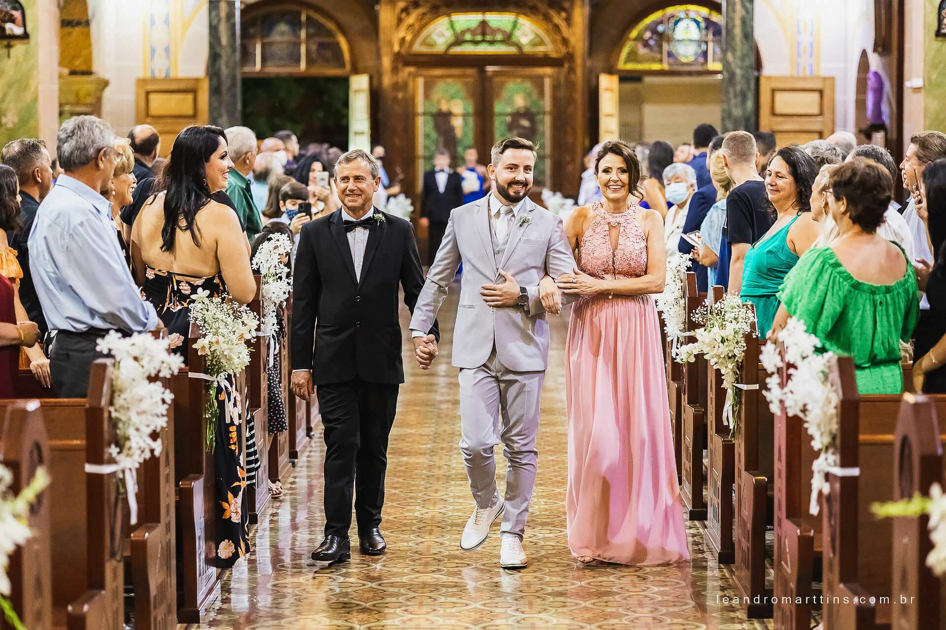 Foto Casamento Marcele e Vitor na igreja Basílica com recepção no espaço Glauber Carvalho Foto Casamento Marcele e Vitor na igreja Basílica com recepção no espaço Glauber Carvalho - Imagem 18