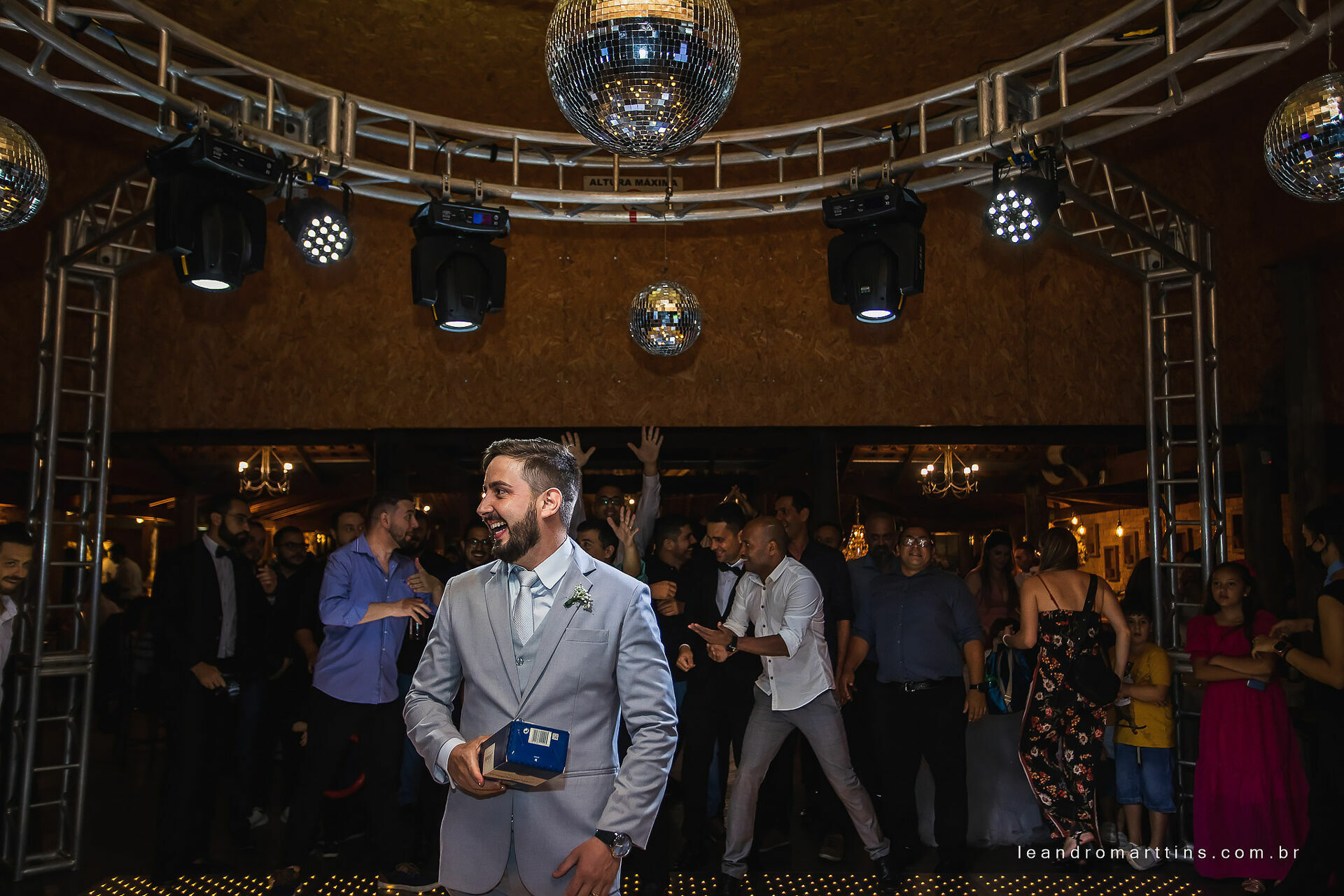Foto Casamento Marcele e Vitor na igreja Basílica com recepção no espaço Glauber Carvalho Foto Casamento Marcele e Vitor na igreja Basílica com recepção no espaço Glauber Carvalho - Imagem 60