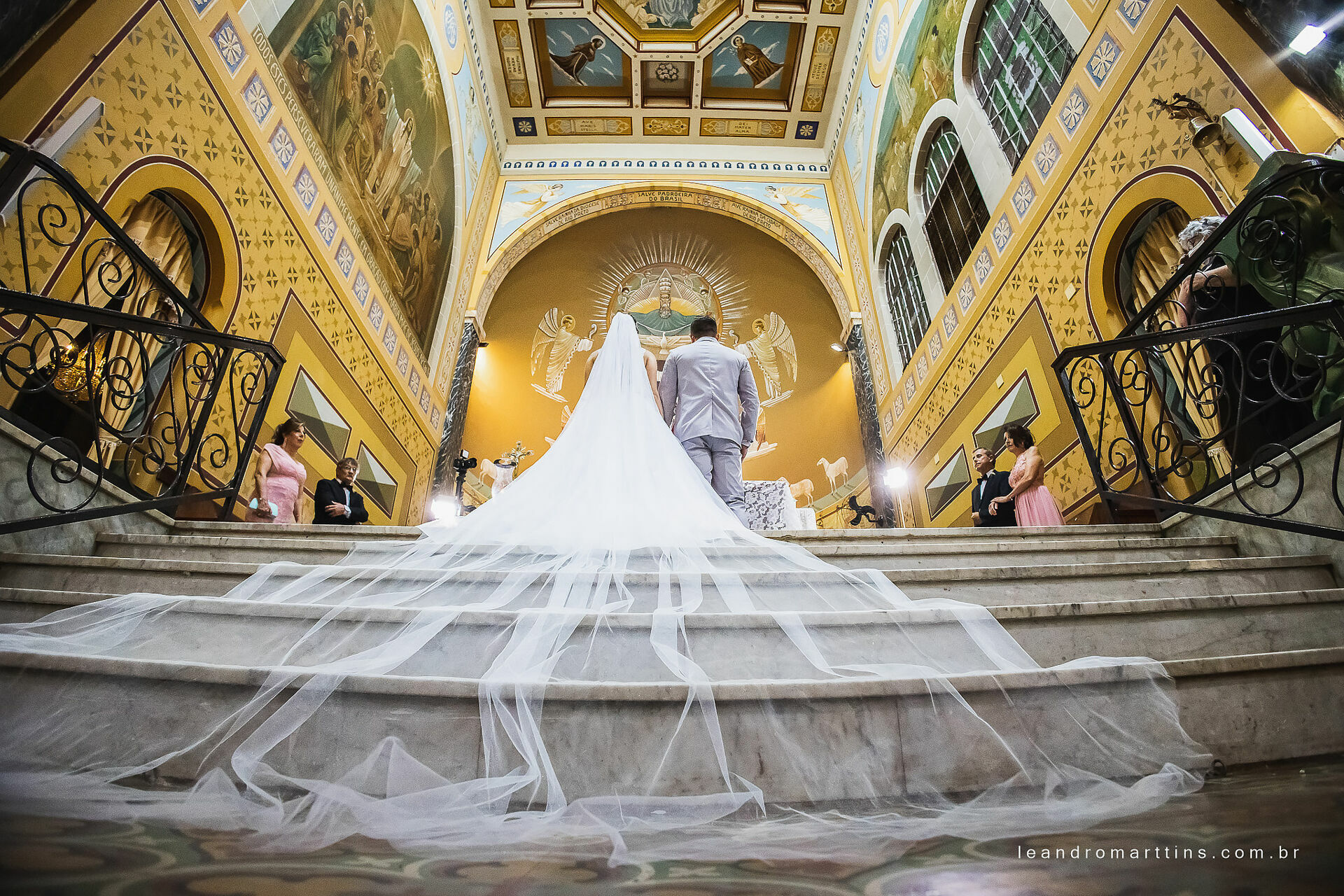 Foto Casamento Marcele e Vitor na igreja Basílica com recepção no espaço Glauber Carvalho Foto Casamento Marcele e Vitor na igreja Basílica com recepção no espaço Glauber Carvalho - Imagem 24