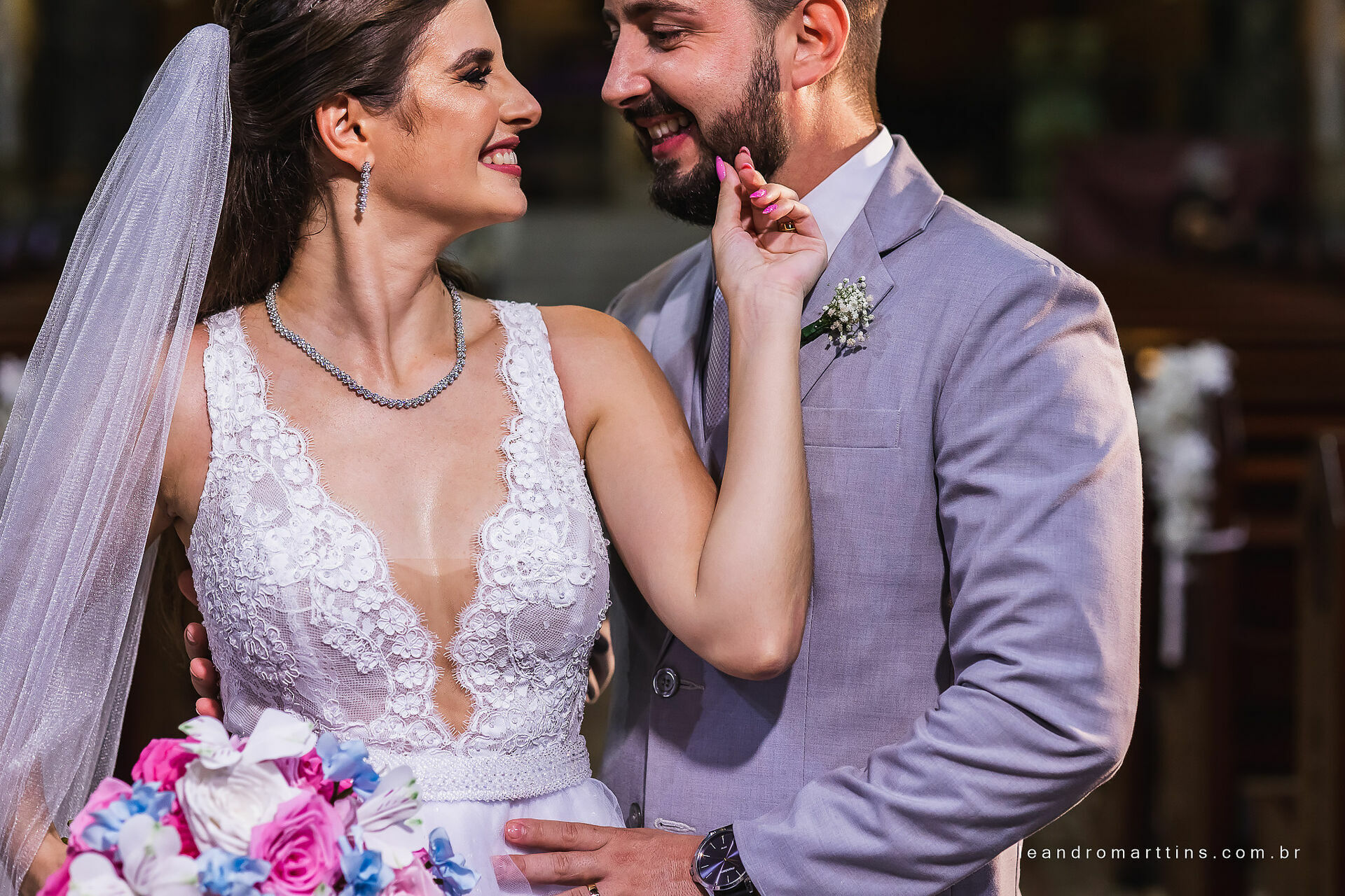 Foto Casamento Marcele e Vitor na igreja Basílica com recepção no espaço Glauber Carvalho Foto Casamento Marcele e Vitor na igreja Basílica com recepção no espaço Glauber Carvalho - Imagem 39
