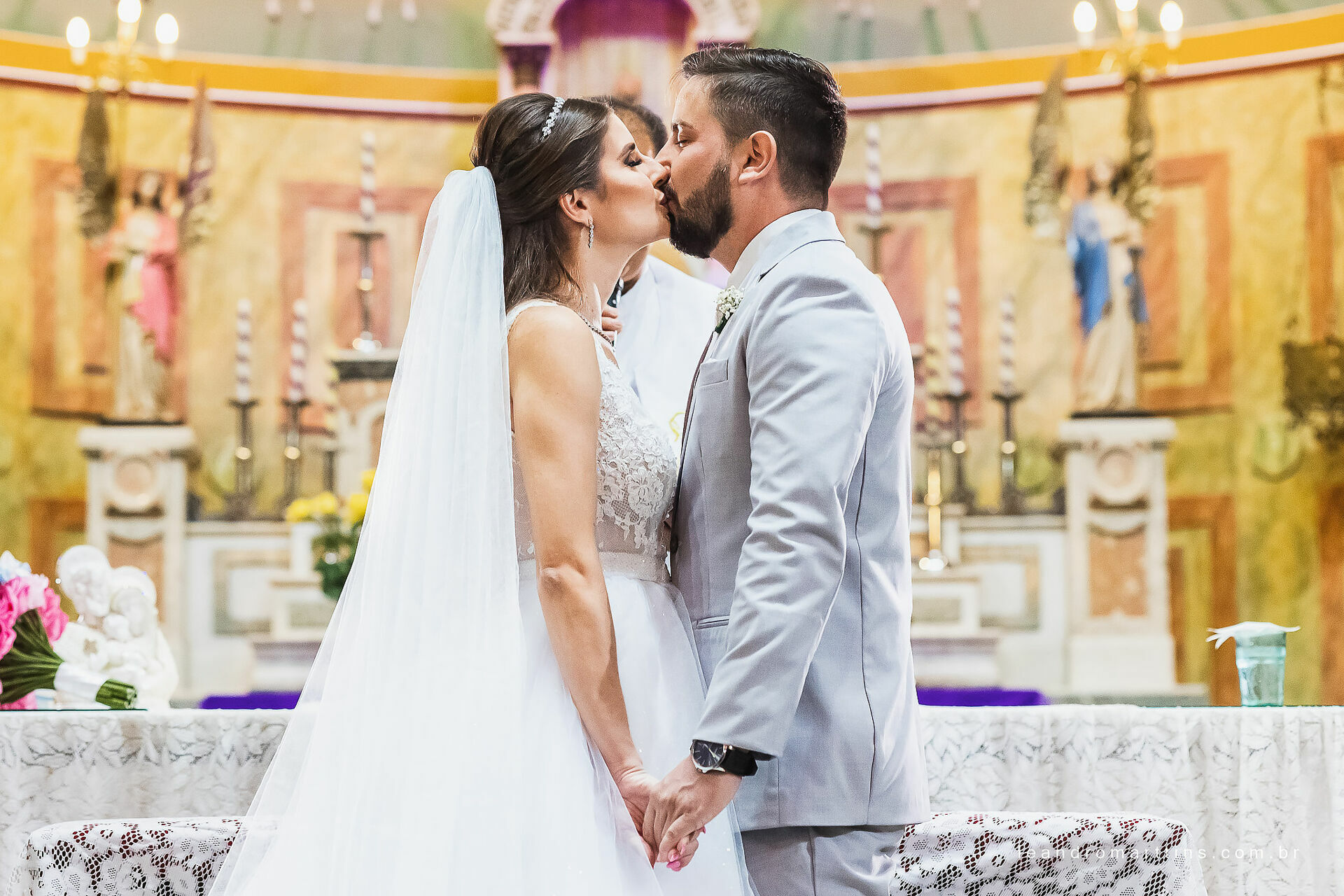 Foto Casamento Marcele e Vitor na igreja Basílica com recepção no espaço Glauber Carvalho Foto Casamento Marcele e Vitor na igreja Basílica com recepção no espaço Glauber Carvalho - Imagem 28