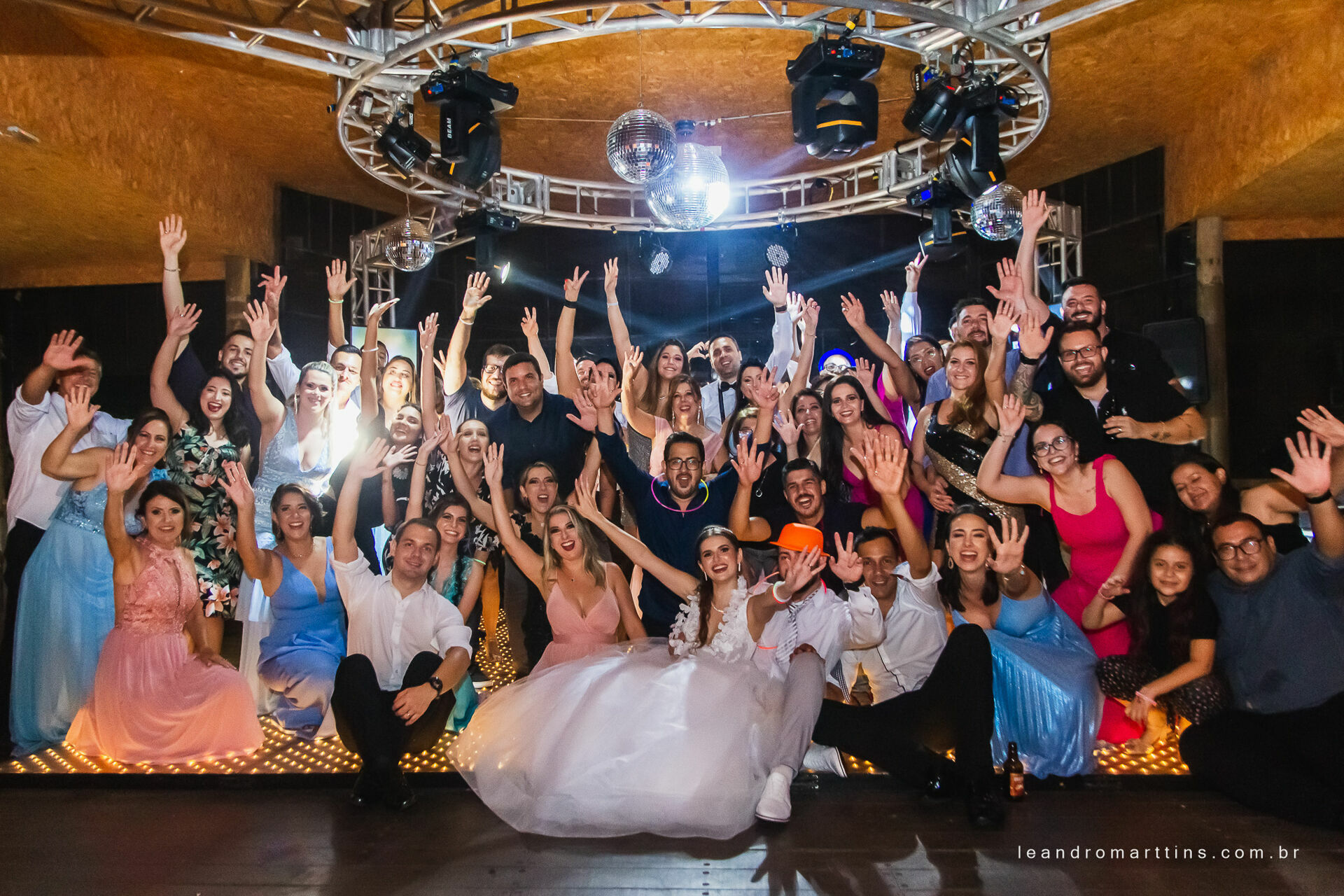 Foto Casamento Marcele e Vitor na igreja Basílica com recepção no espaço Glauber Carvalho Foto Casamento Marcele e Vitor na igreja Basílica com recepção no espaço Glauber Carvalho - Imagem 83