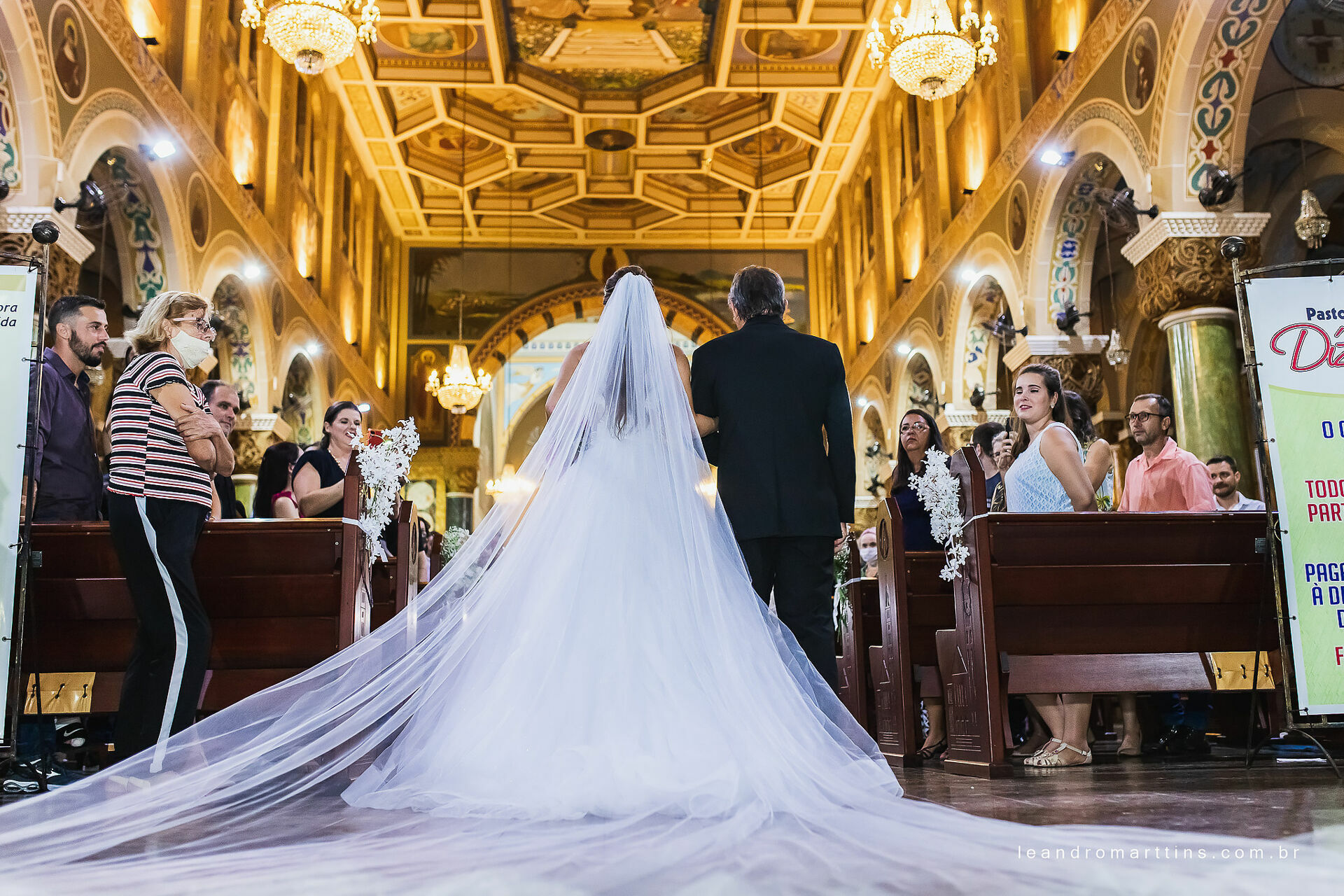 Foto Casamento Marcele e Vitor na igreja Basílica com recepção no espaço Glauber Carvalho Foto Casamento Marcele e Vitor na igreja Basílica com recepção no espaço Glauber Carvalho - Imagem 77