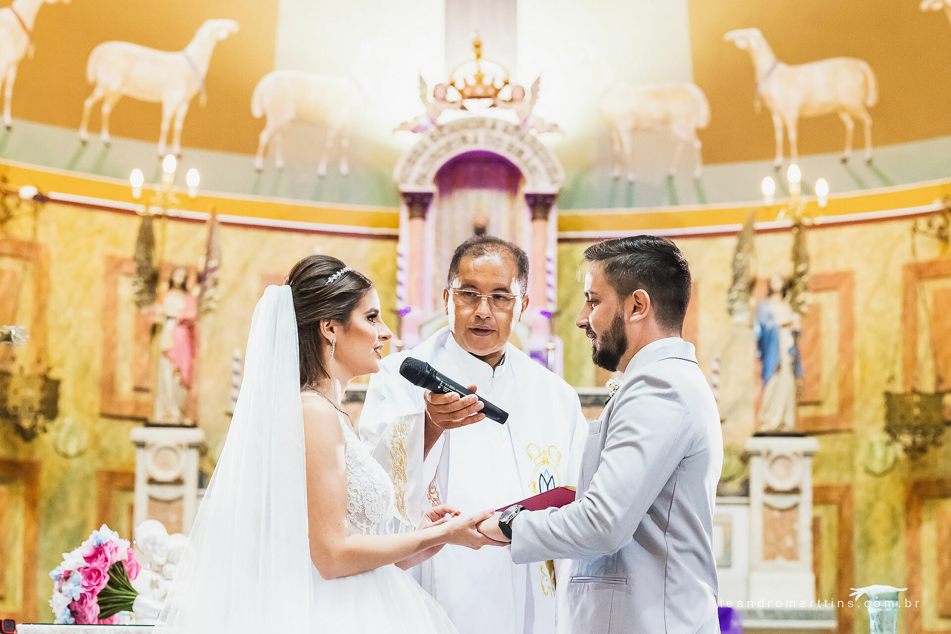 Foto Casamento Marcele e Vitor na igreja Basílica com recepção no espaço Glauber Carvalho Foto Casamento Marcele e Vitor na igreja Basílica com recepção no espaço Glauber Carvalho - Imagem 31