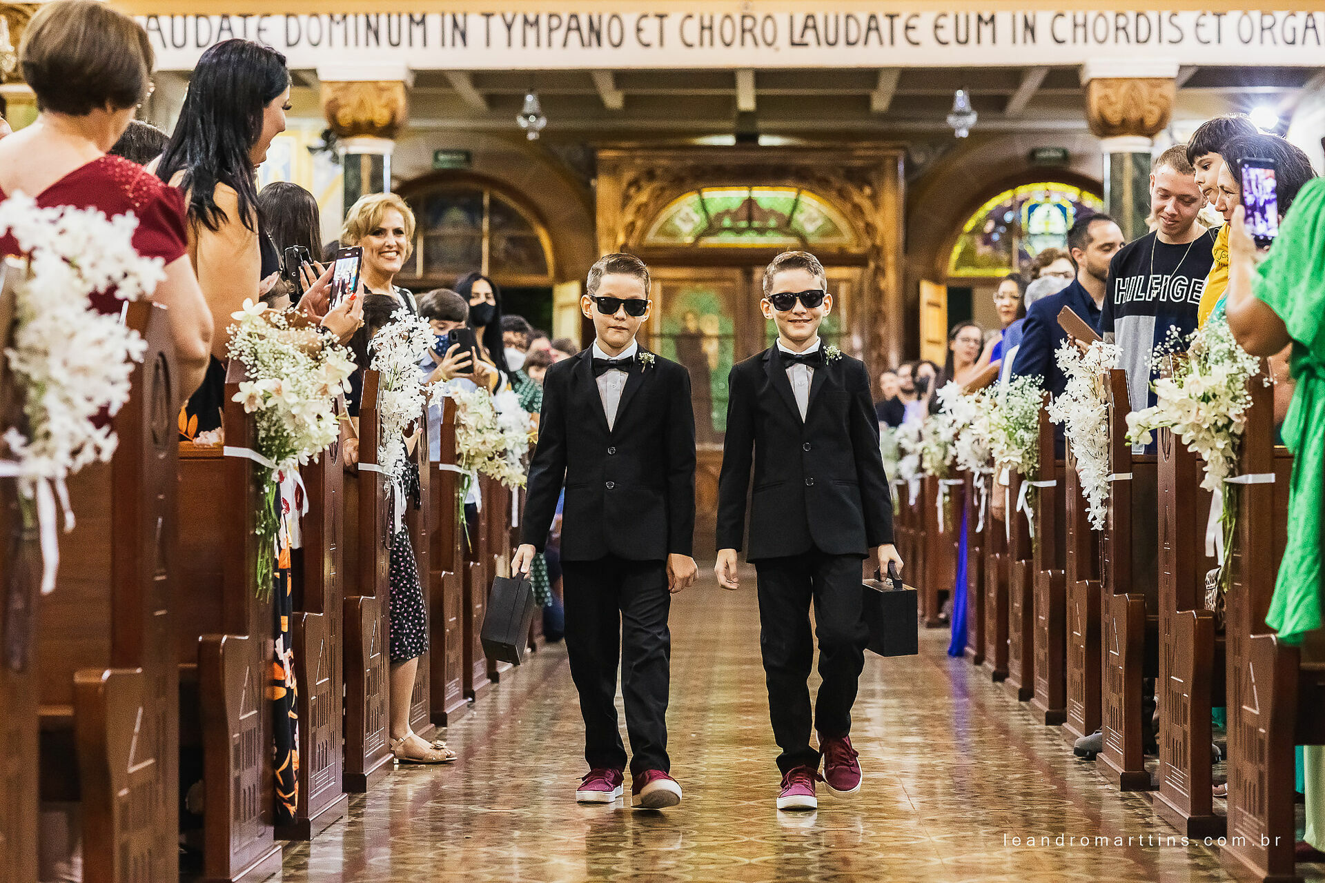 Foto Casamento Marcele e Vitor na igreja Basílica com recepção no espaço Glauber Carvalho Foto Casamento Marcele e Vitor na igreja Basílica com recepção no espaço Glauber Carvalho - Imagem 29