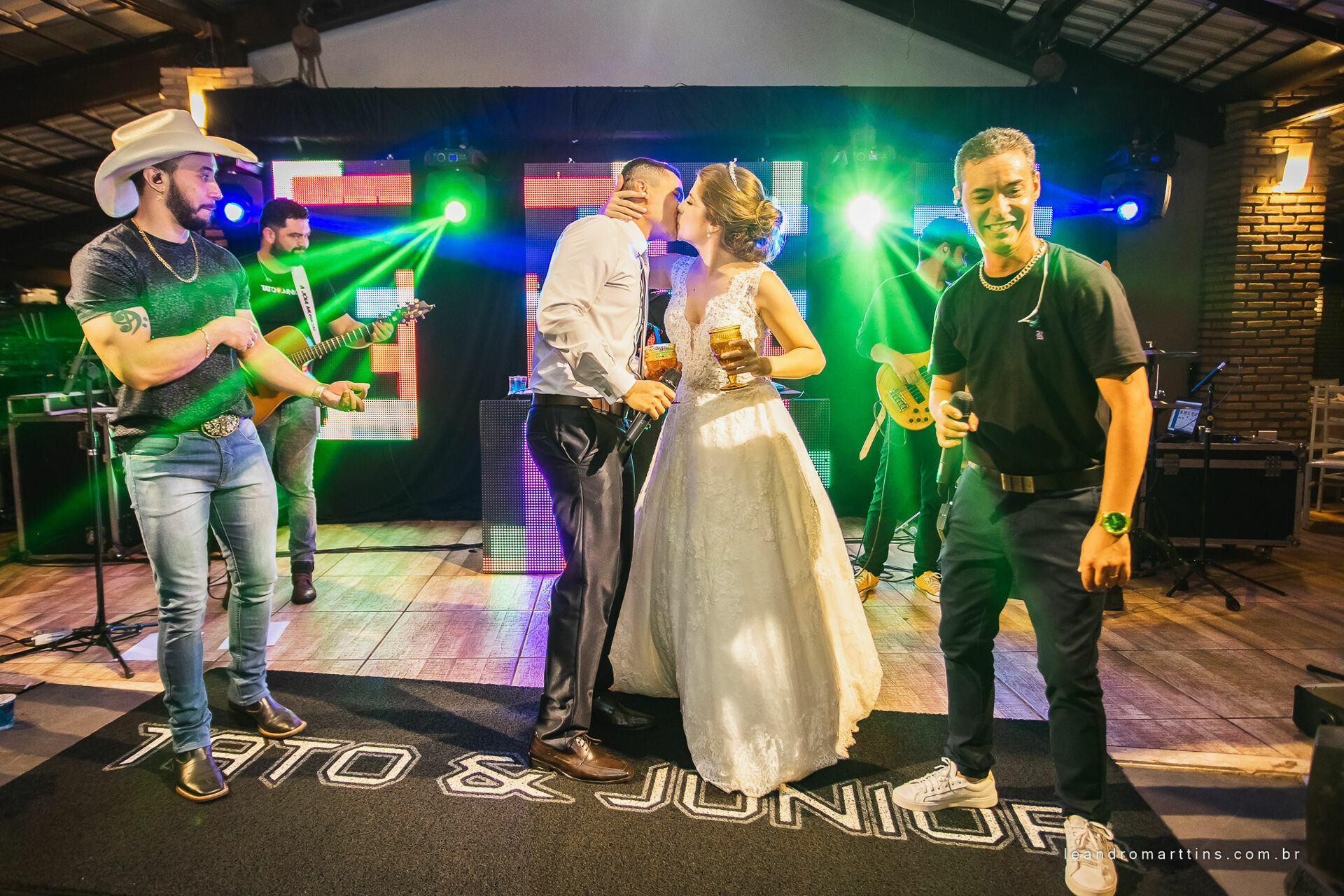 Foto Casamento Caroline e Leonardo na Igreja Nossa Senhora do Brasil Foto Casamento Caroline e Leonardo na Igreja Nossa Senhora do Brasil - Imagem 41