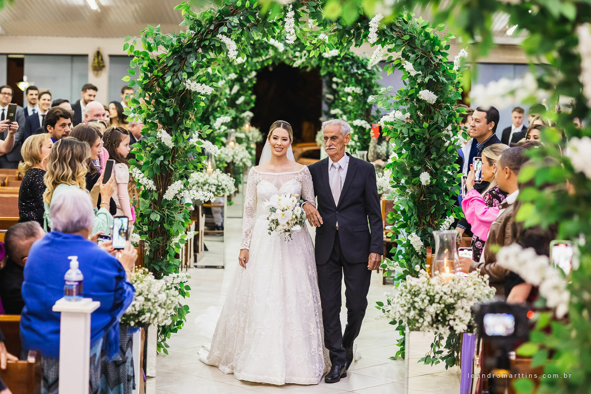 Foto Casamento Thayna e Fernando no espaço Casa Évora Eventos Foto Casamento Thayna e Fernando no espaço Casa Évora Eventos - Imagem 16
