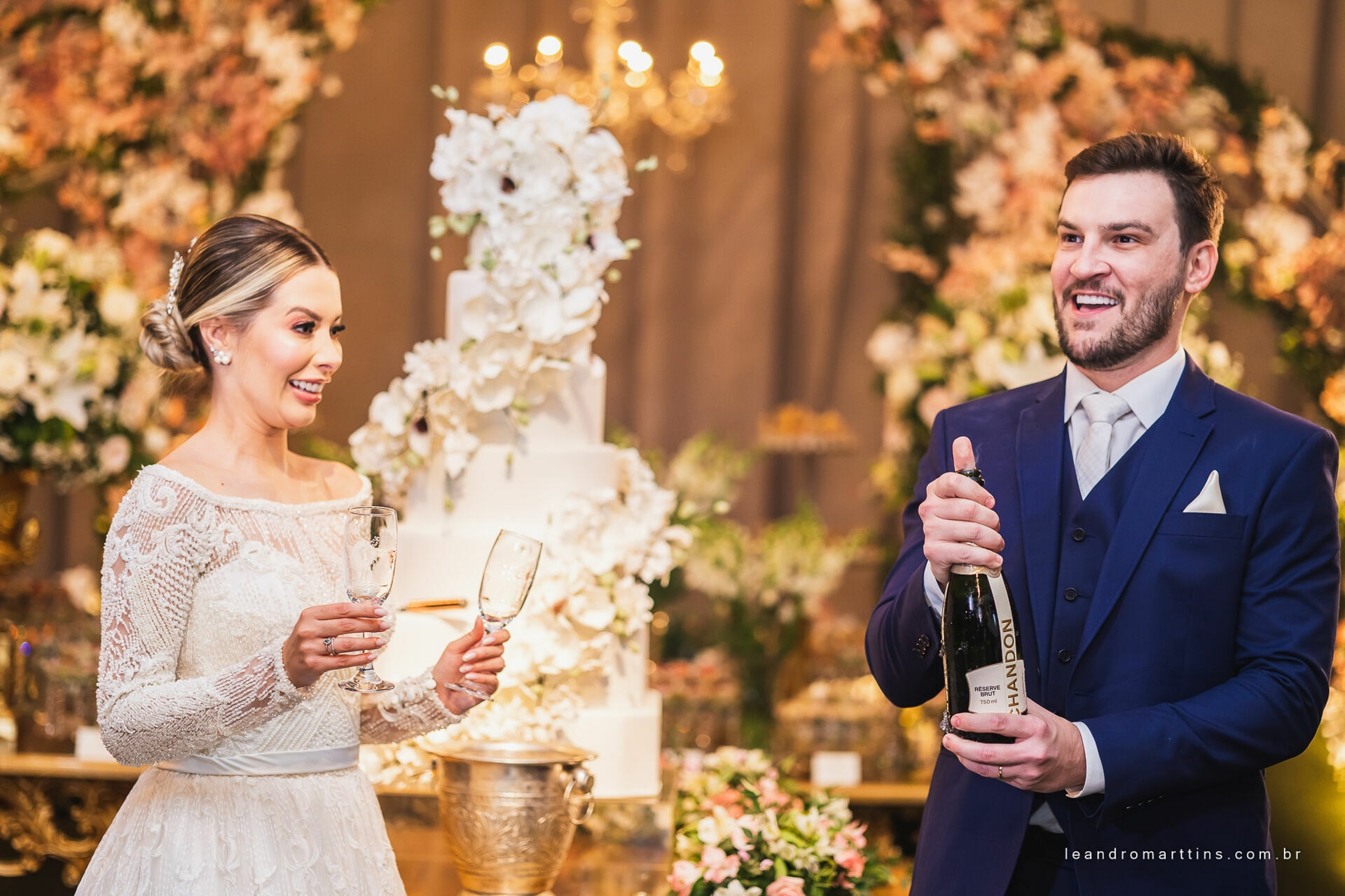 Foto Casamento Thayna e Fernando no espaço Casa Évora Eventos Foto Casamento Thayna e Fernando no espaço Casa Évora Eventos - Imagem 46