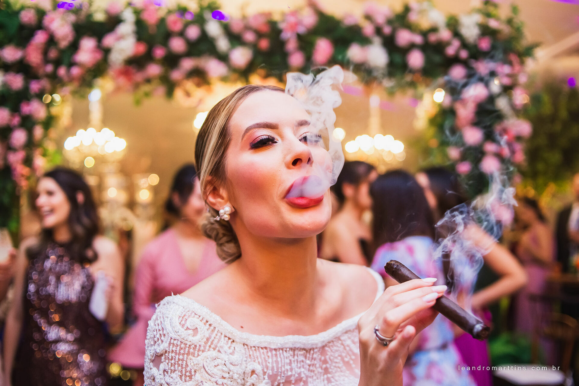 Foto Casamento Thayna e Fernando no espaço Casa Évora Eventos Foto Casamento Thayna e Fernando no espaço Casa Évora Eventos - Imagem 89