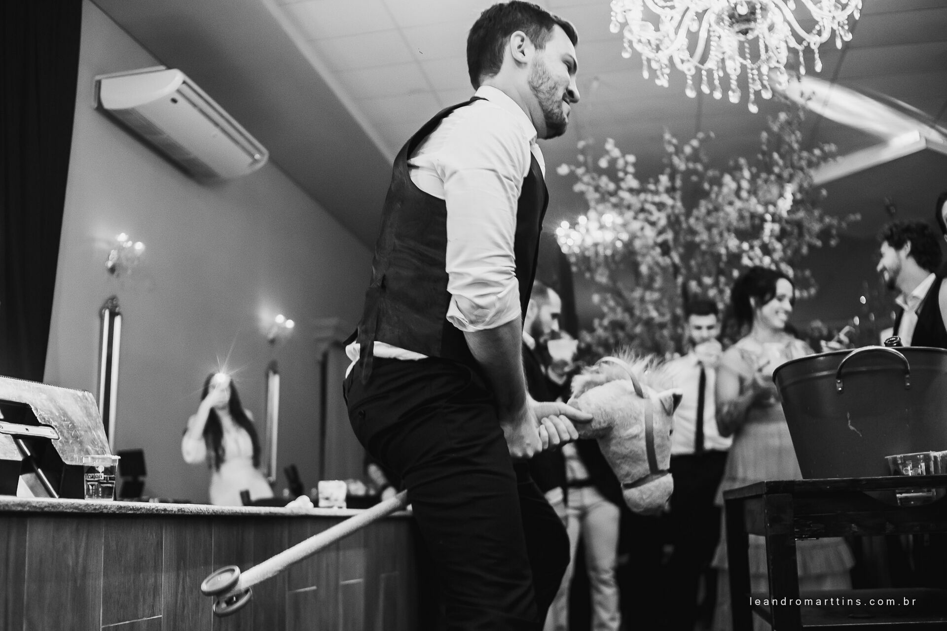 Foto Casamento Thayna e Fernando no espaço Casa Évora Eventos Foto Casamento Thayna e Fernando no espaço Casa Évora Eventos - Imagem 95