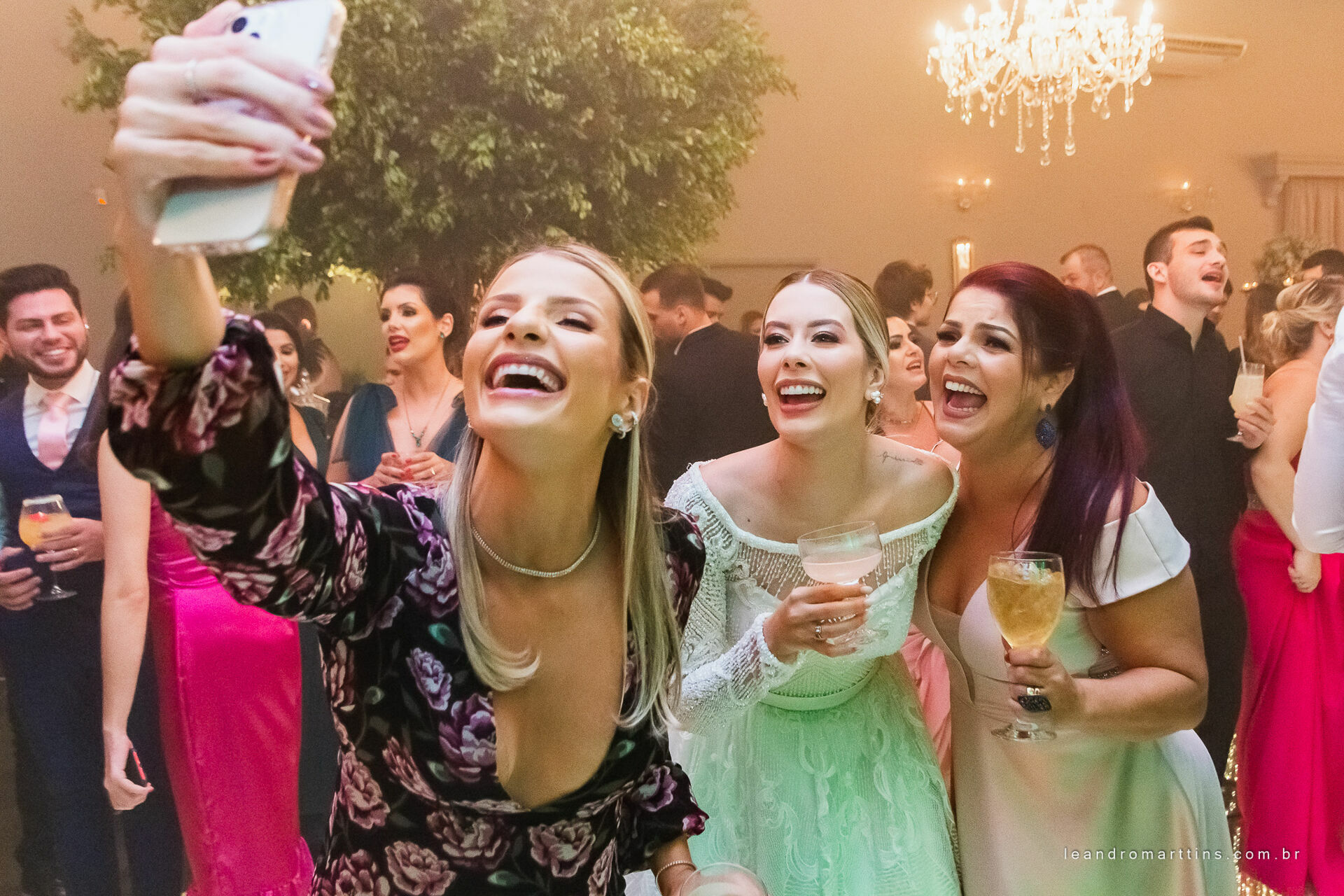 Foto Casamento Thayna e Fernando no espaço Casa Évora Eventos Foto Casamento Thayna e Fernando no espaço Casa Évora Eventos - Imagem 75