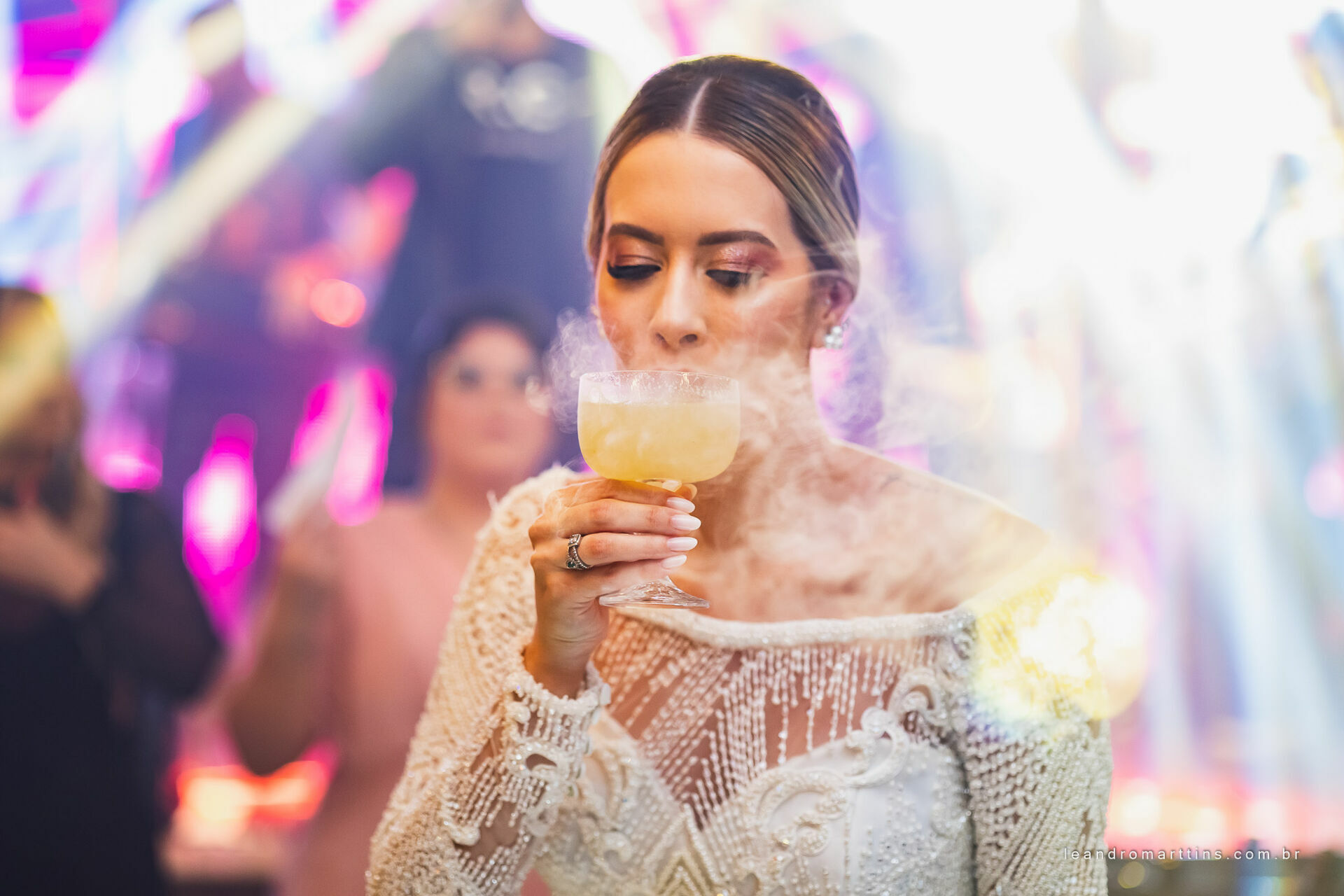 Foto Casamento Thayna e Fernando no espaço Casa Évora Eventos Foto Casamento Thayna e Fernando no espaço Casa Évora Eventos - Imagem 76
