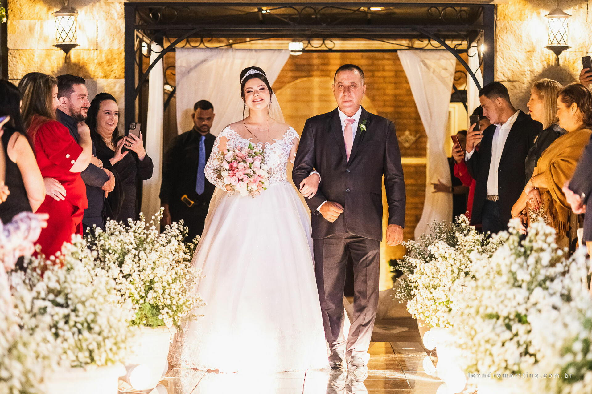 Foto Casamento Paloma e Luís no espaço Almeida Pires Buffet Foto Casamento Paloma e Luís no espaço Almeida Pires Buffet - Imagem 23