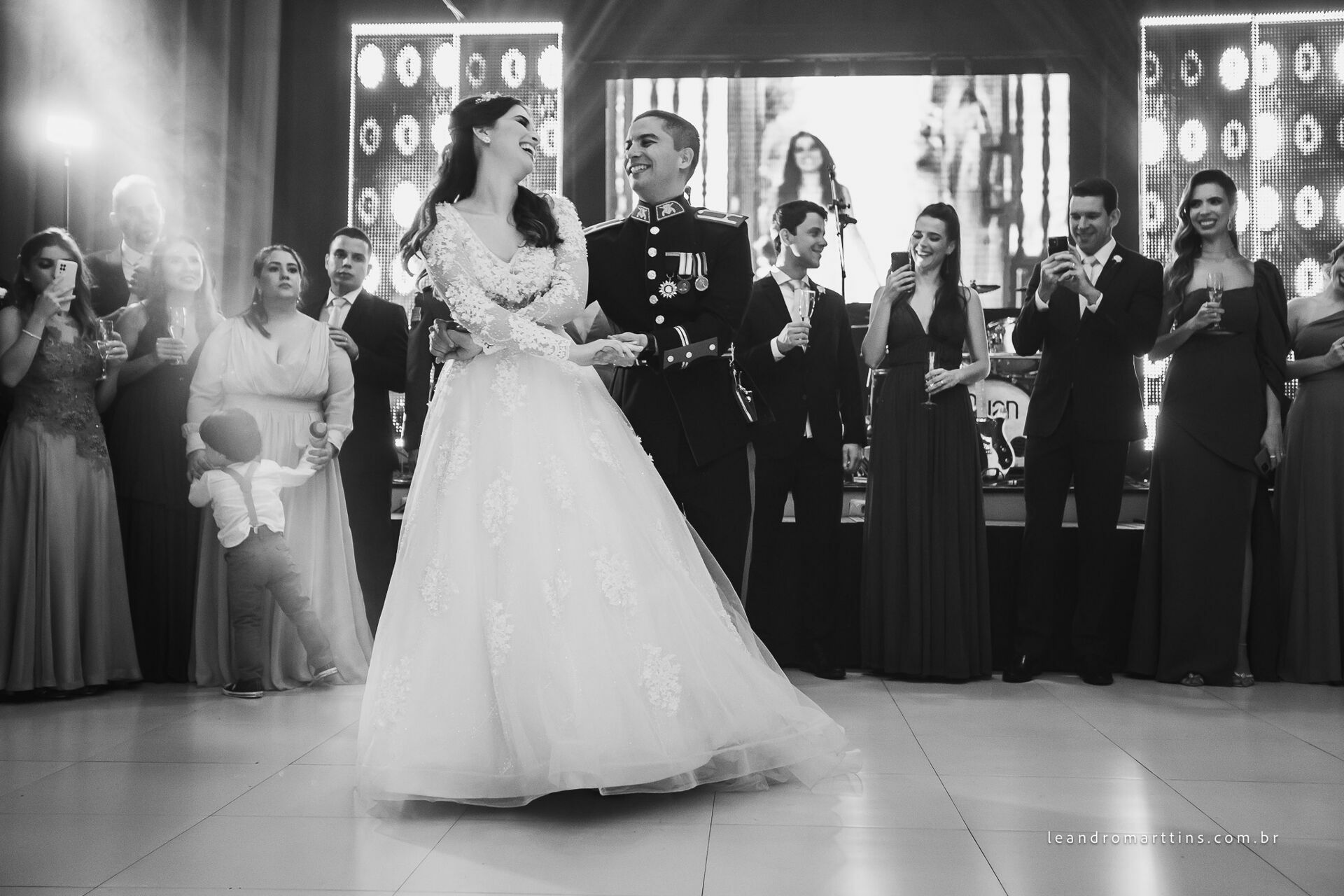 Foto Casamento Sarah e Rafael no espaço Villa Romeu em José Bonifácio - SP Foto Casamento Sarah e Rafael no espaço Villa Romeu em José Bonifácio - SP - Imagem 34