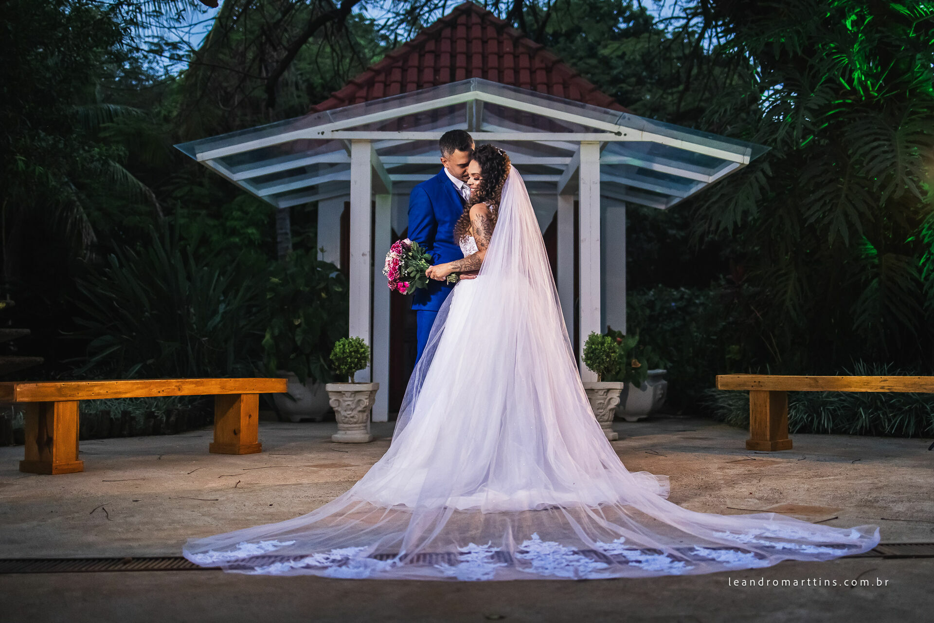 Foto Casamento Nicoly e Leonardo na Chácara Flor de Maio Foto Casamento Nicoly e Leonardo na Chácara Flor de Maio - Imagem 44
