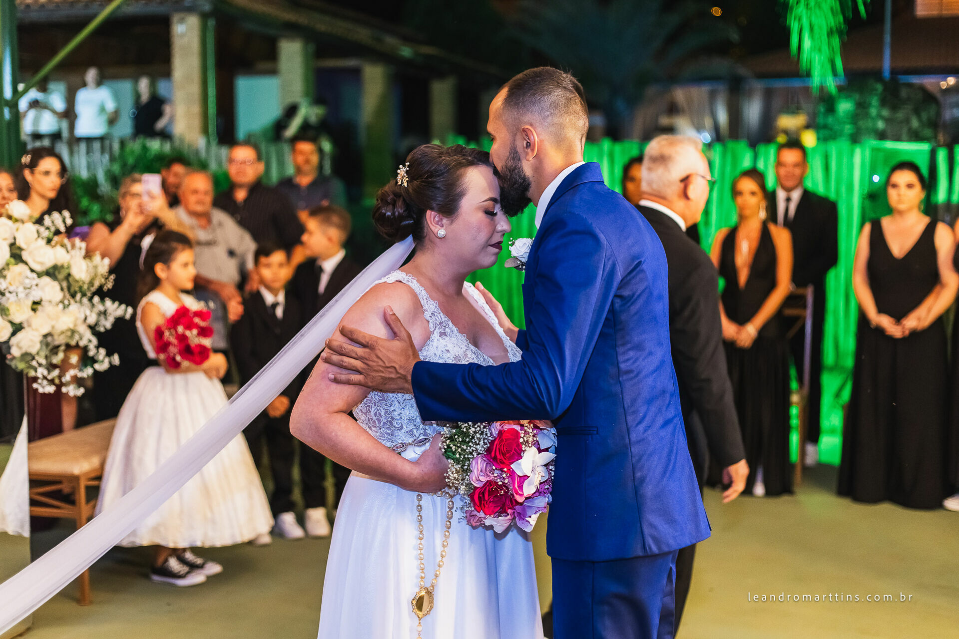 Foto Casamento Renata e Alexsandro no espaço MariFestas em Guapiaçu Foto Casamento Renata e Alexsandro no espaço MariFestas em Guapiaçu - Imagem 10